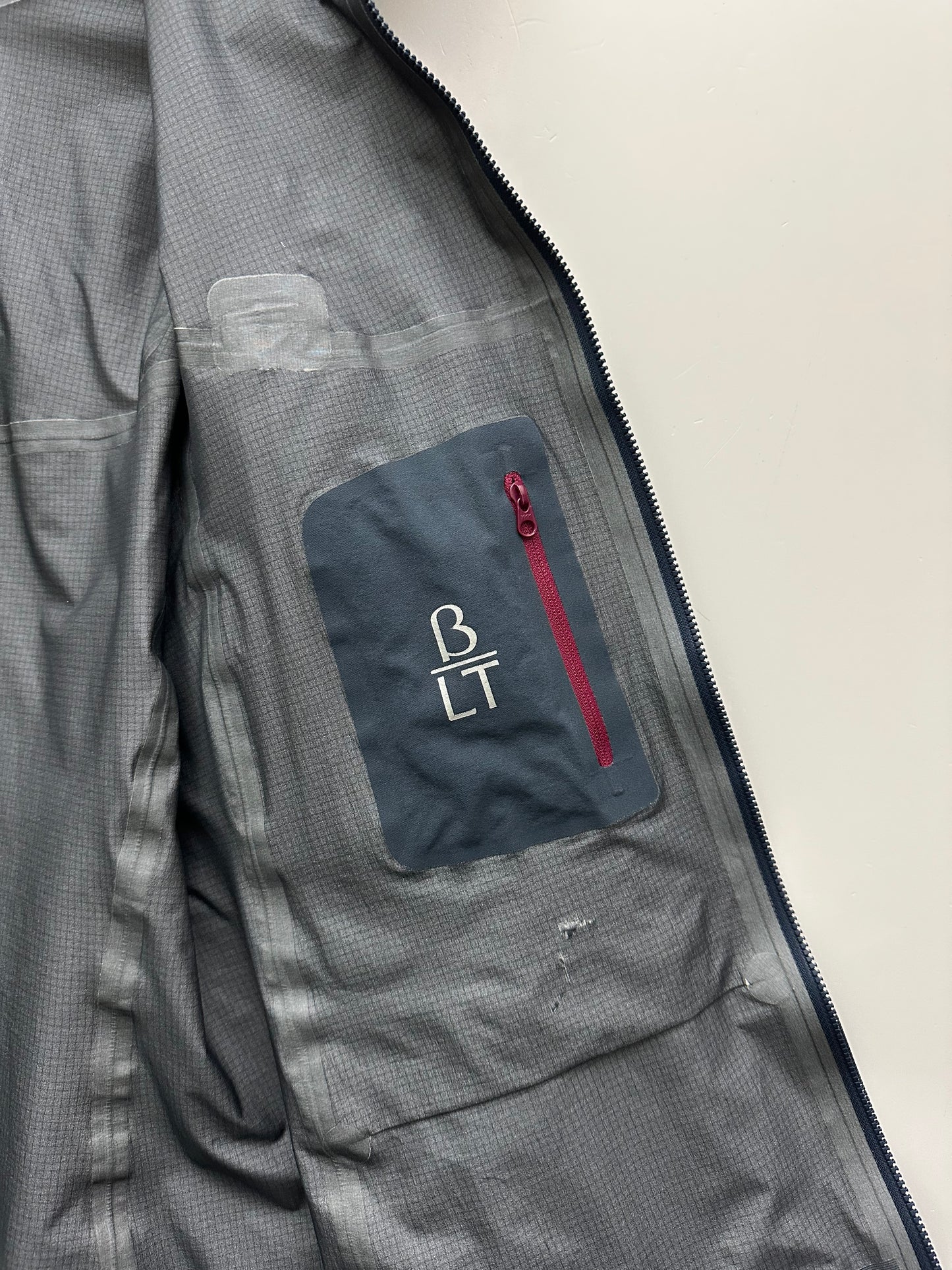 Arc’teryx Beta LT Jacket Heron Blue Women’s L Large Gore-Tex Pro