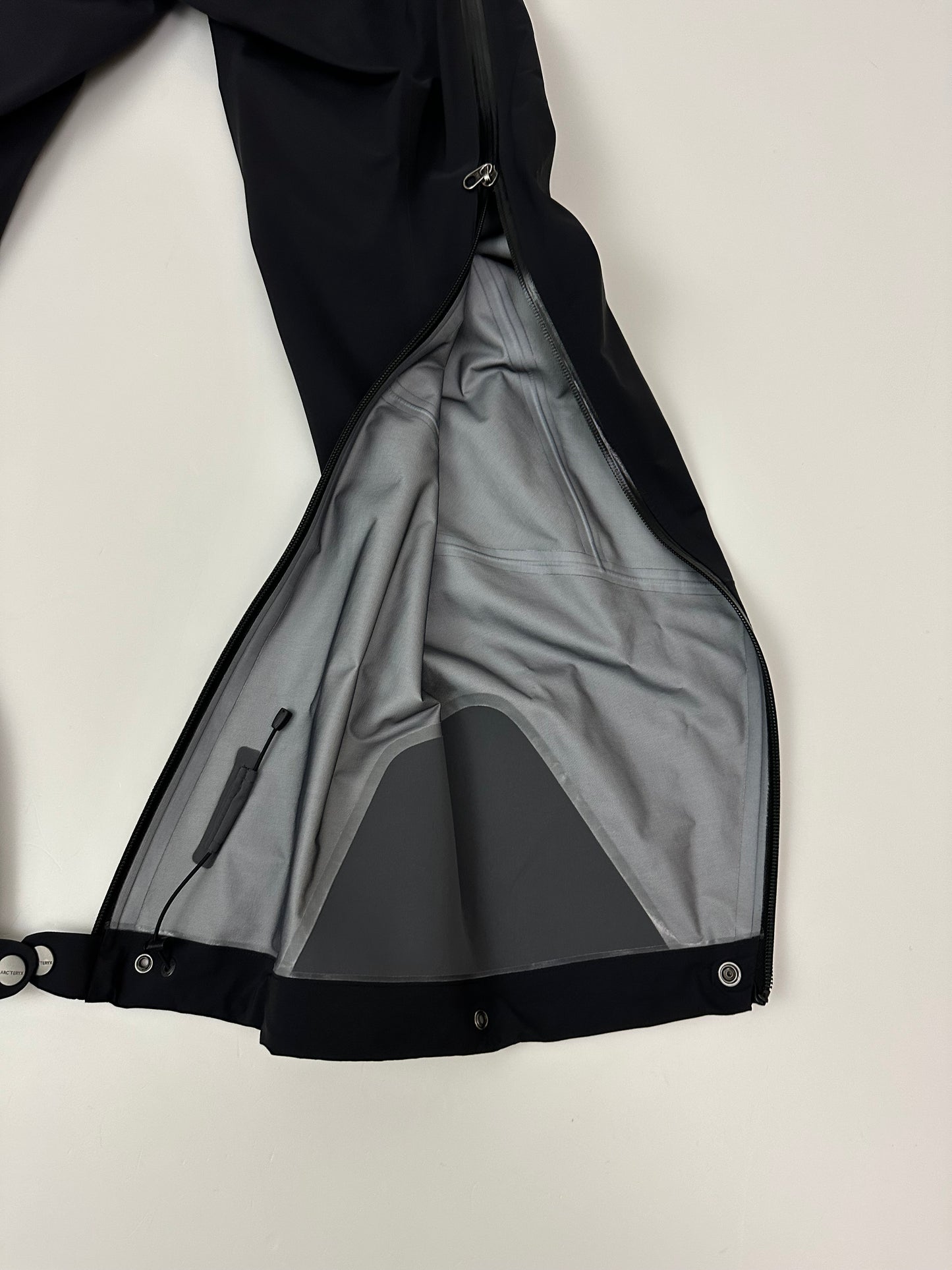 Arc'teryx Beta Pant Men’s XS Extra Small Black Gore-Tex 28W 31L