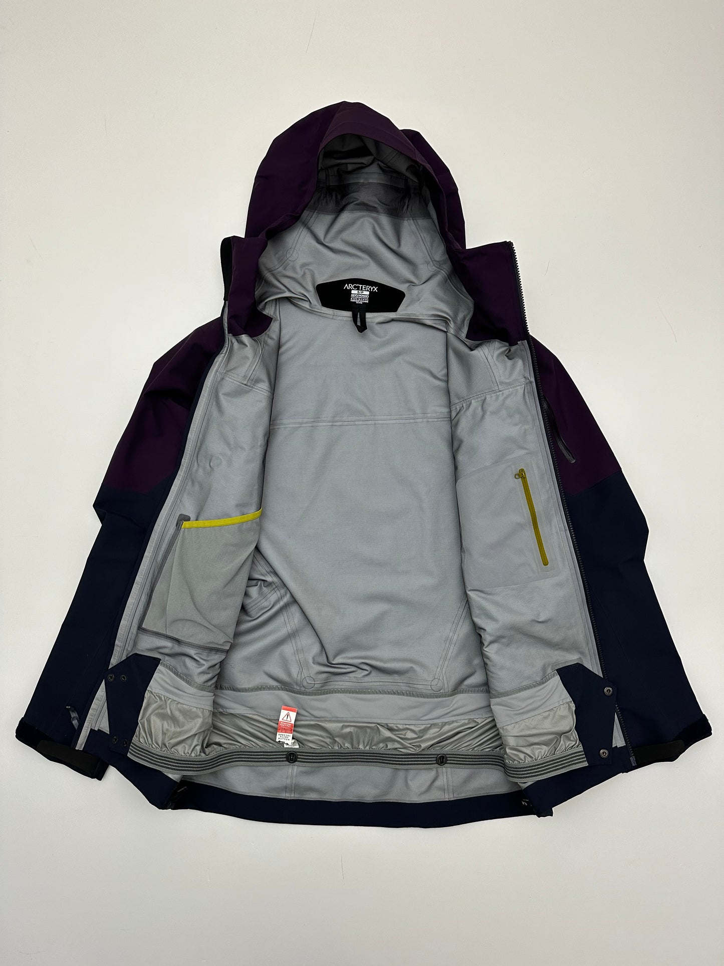 Arc’teryx Sabre LT Jacket Phantom King Purple Men’s S Small Gore-Tex RECCO