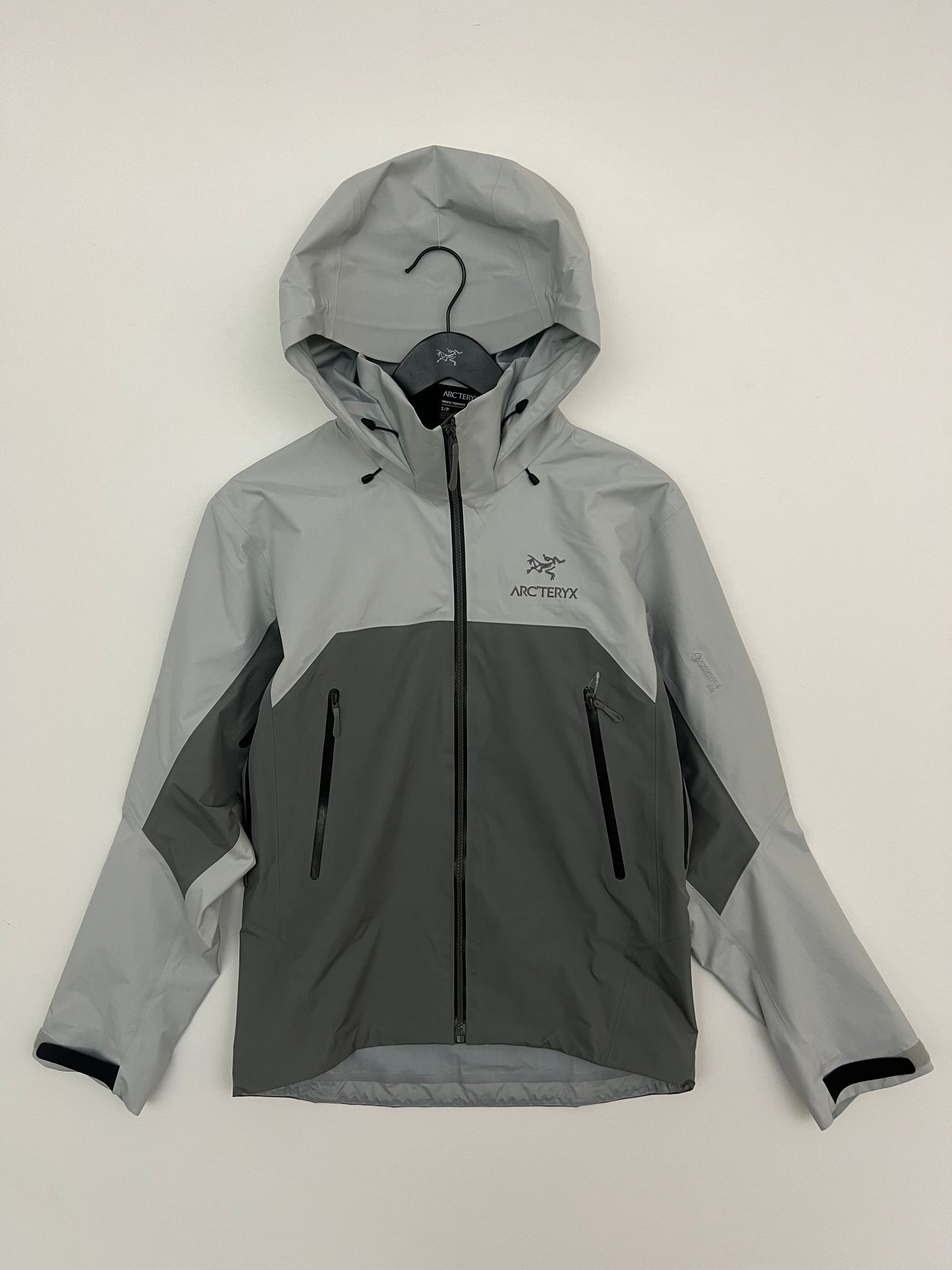 Arc’teryx Beta AR Jacket Solitude / Void Men’s S Small Gore-Tex Pro RECCO