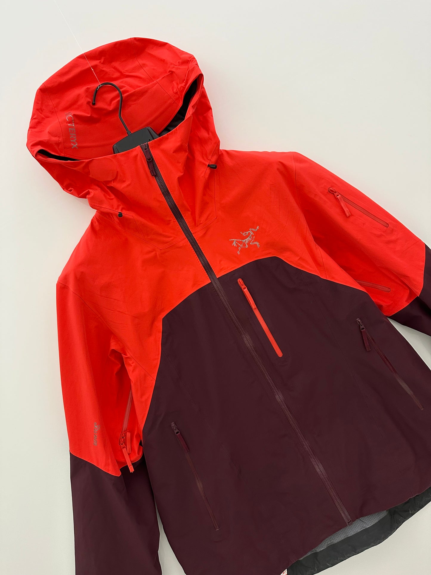 Arc’teryx Shashka Jacket Crimson Aura Women’s XL Extra Large Gore-Tex Pro RECCO