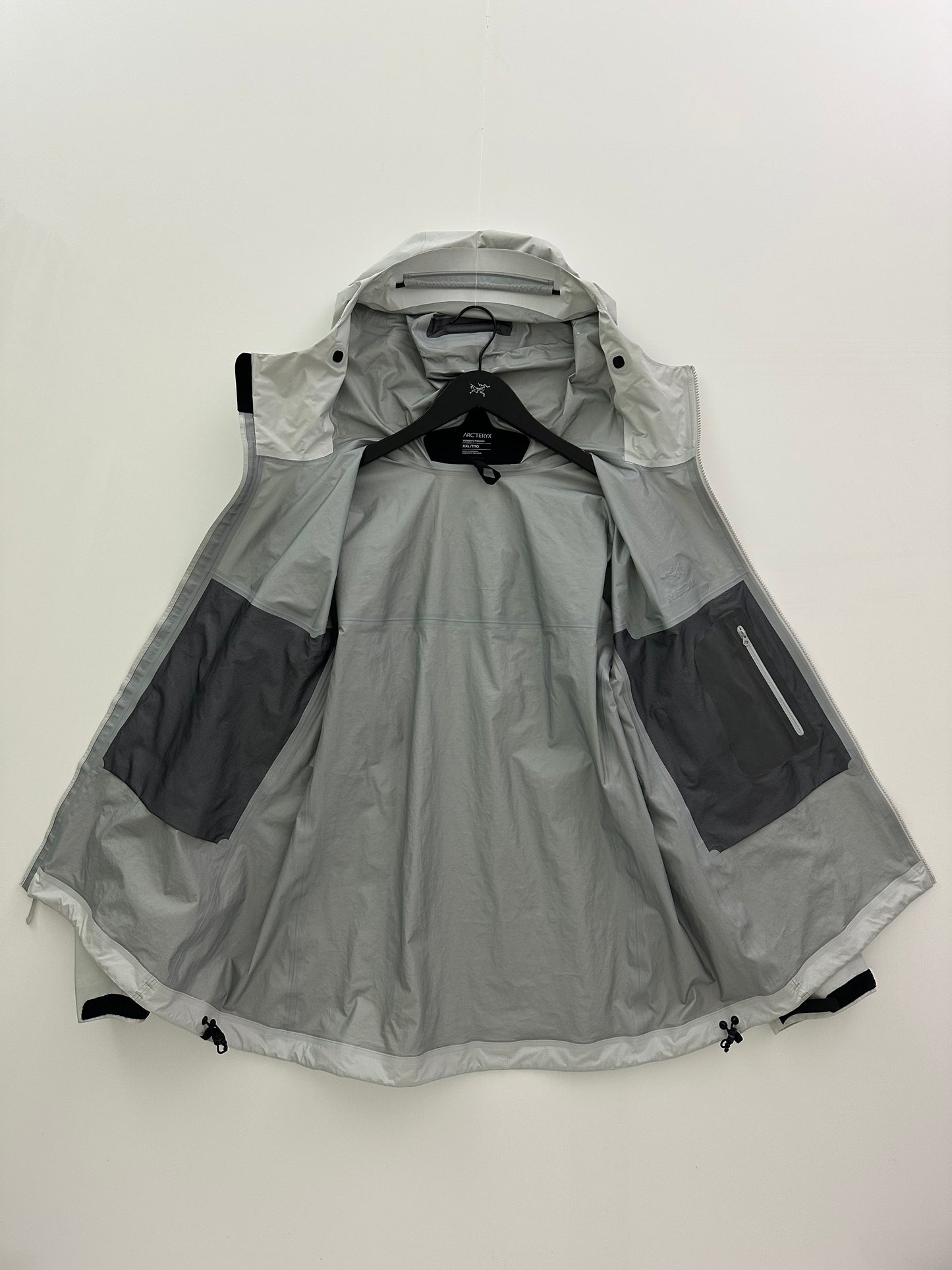 Arc’teryx Alpha Jacket Solitude Grey Women’s XXL Gore-Tex Pro RECCO