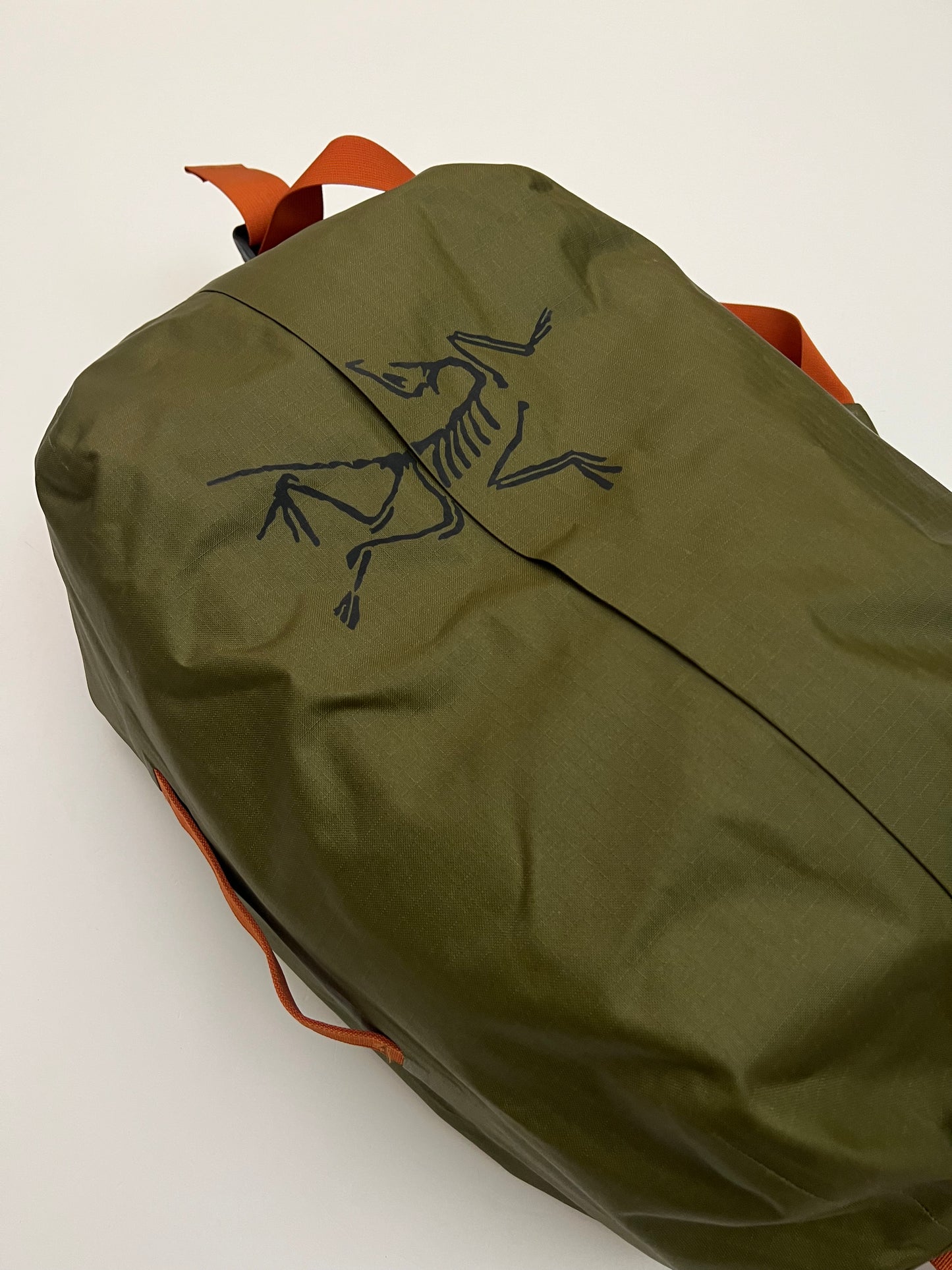 Arc’teryx Carrier Duffel 35L Dark Moss Green
