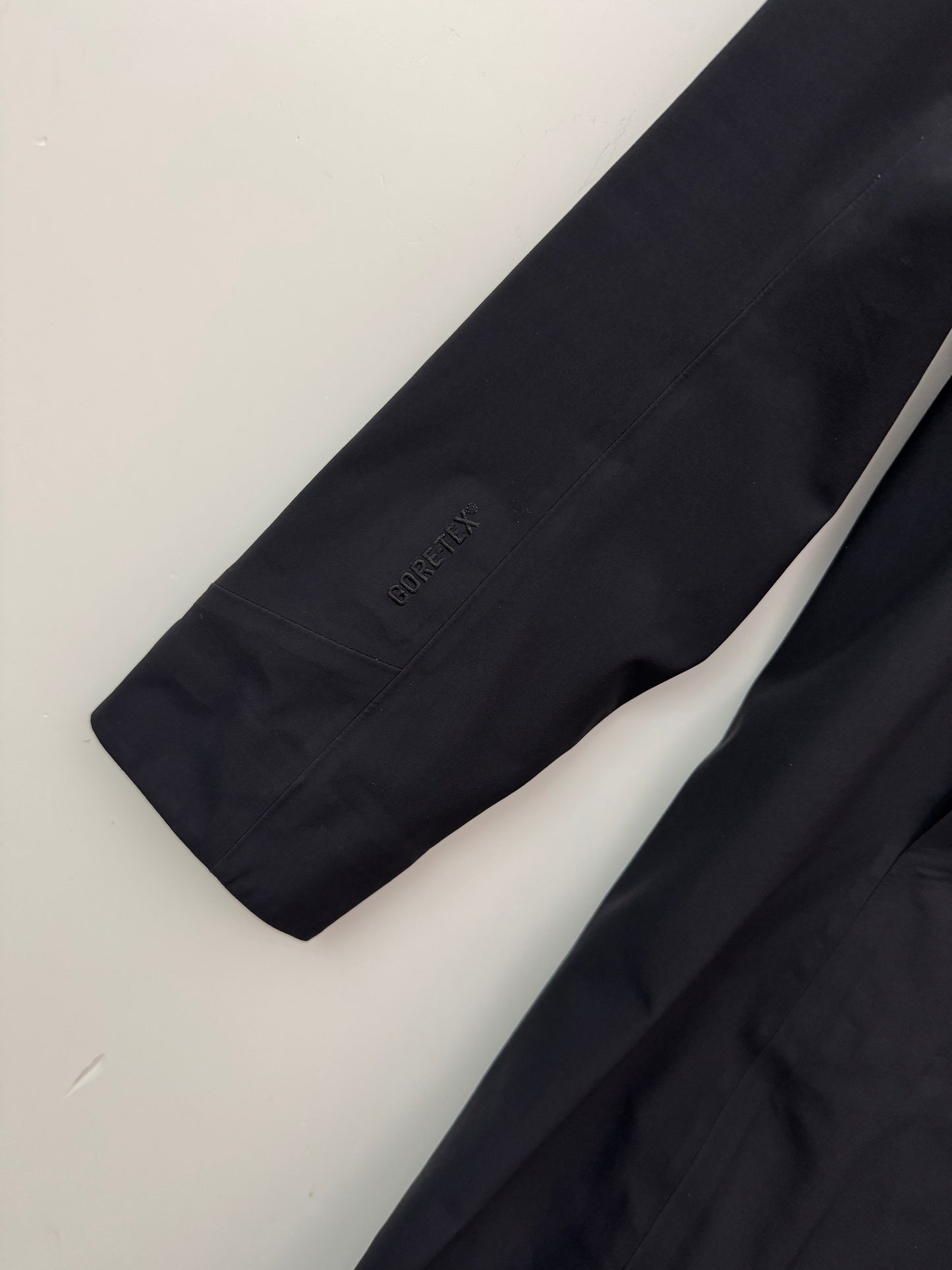 Arc'teryx Aphilia Coat Women's M Medium Black Gore-Tex