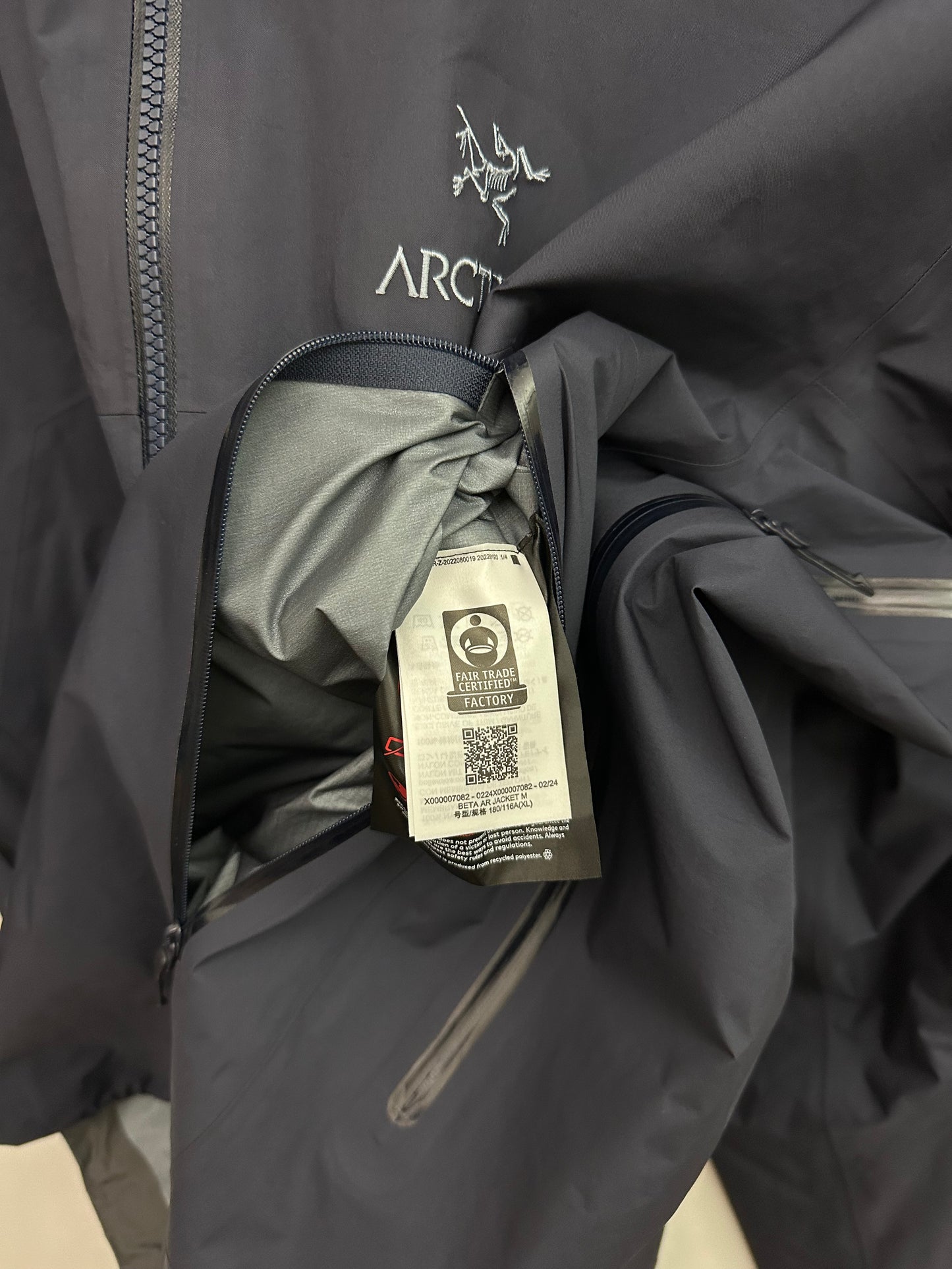Arc’teryx Beta AR Jacket Black Sapphire Men’s XL Extra Large Gore-Tex Pro RECCO