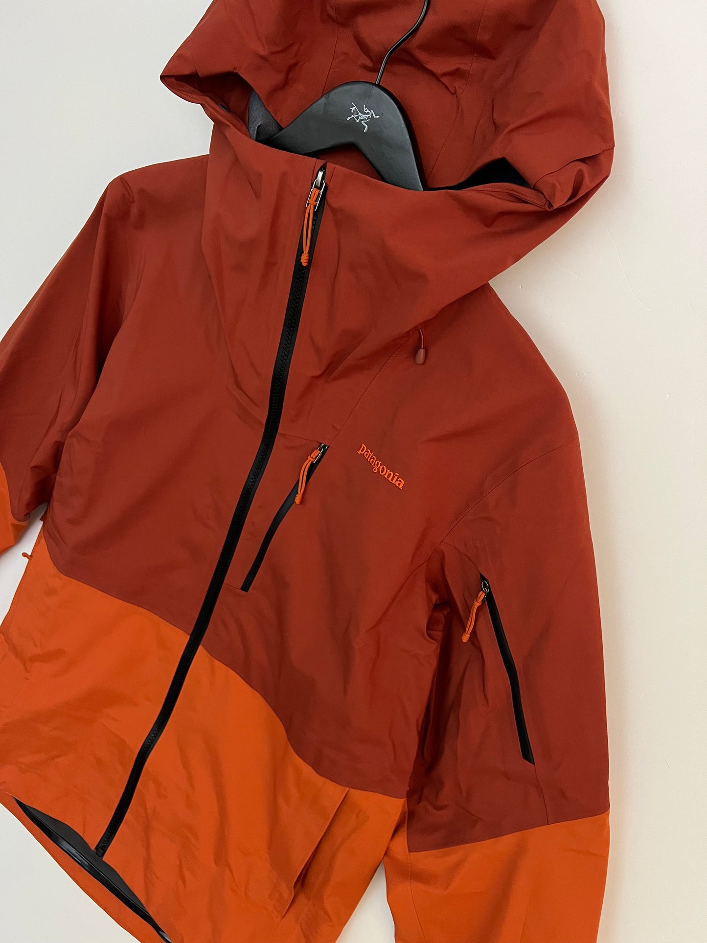Patagonia Untracked Jacket Redtail Rust Men’s S Small Gore-Tex RECCO