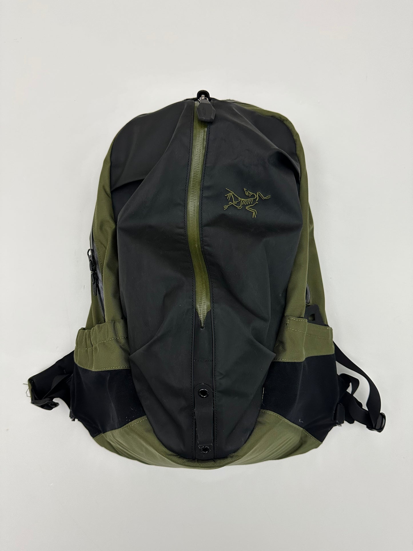 Arc’teryx Arro 16 Backpack Green / Black