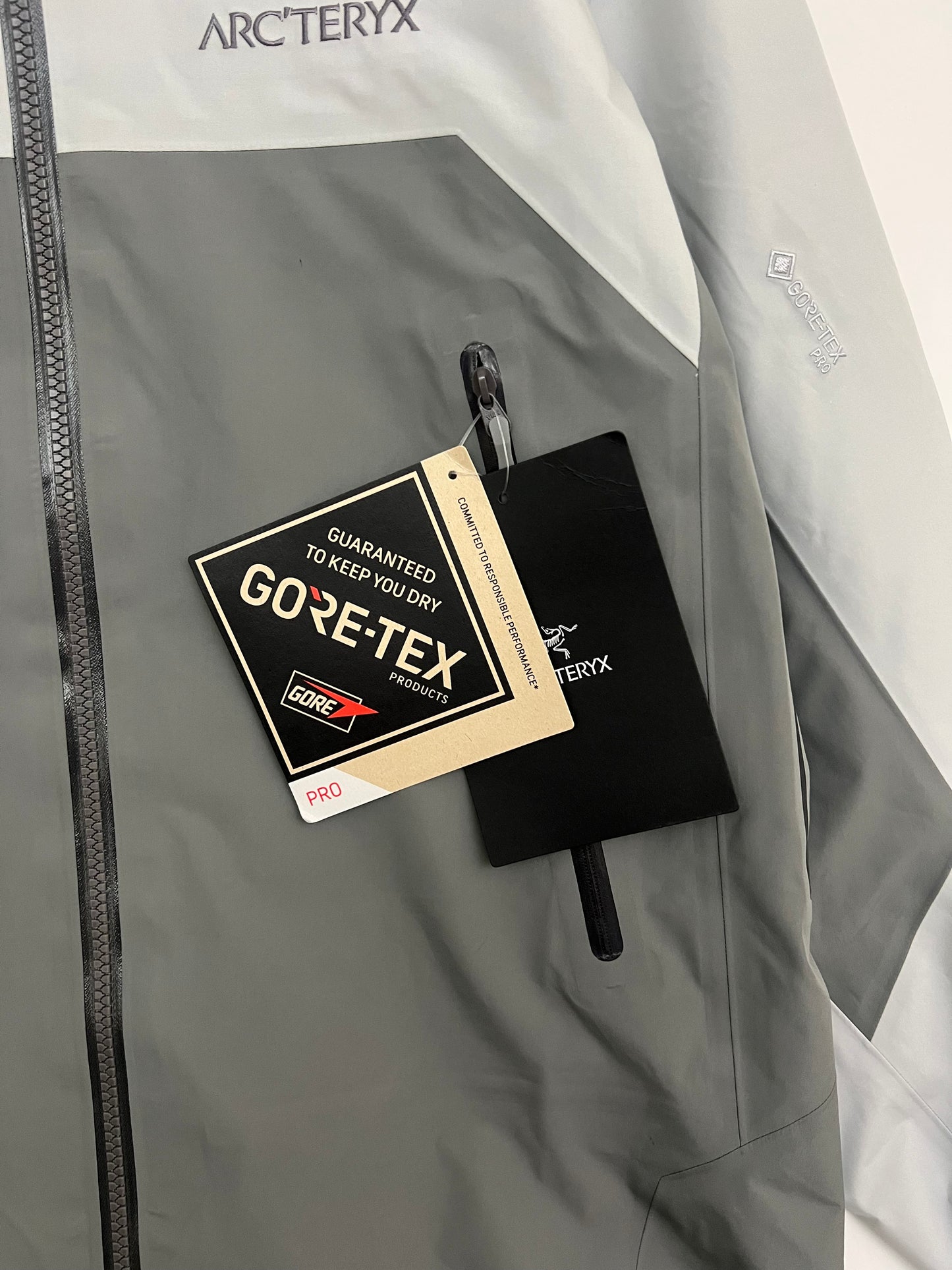 Arc’teryx Beta AR Jacket Solitude / Void Men’s S Small Gore-Tex Pro RECCO