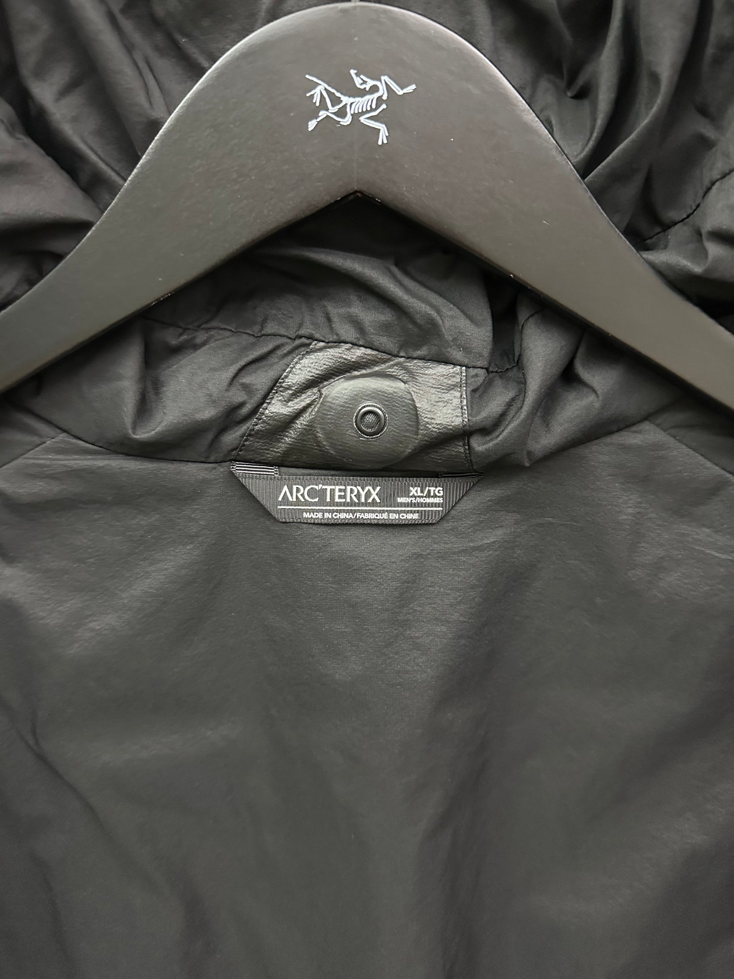 Arc’teryx Norvan SL Insulated Hoody Black / Red Men’s XL Extra Large Gore-Tex