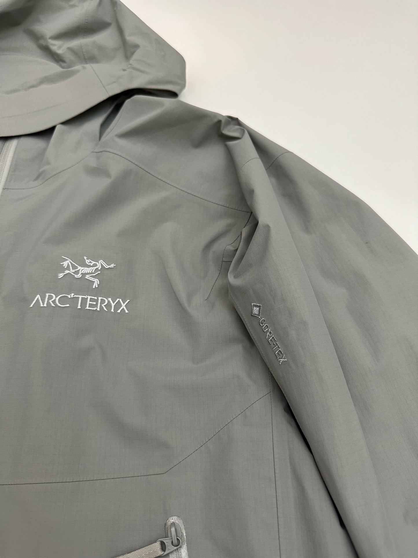 Arc’teryx Zeta SL Jacket Cryptochrome Grey Men’s S Small Gore-Tex