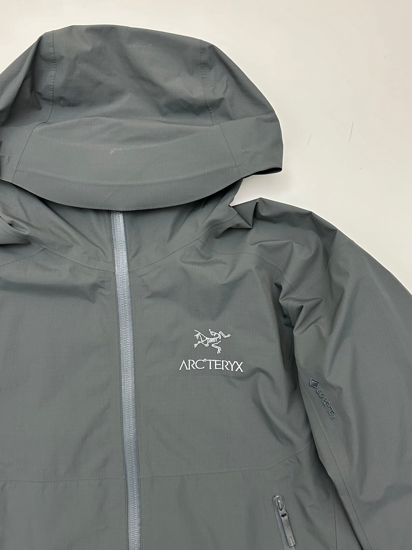 Arc’teryx Zeta SL Jacket Microchip Grey Men’s S Small Gore-Tex