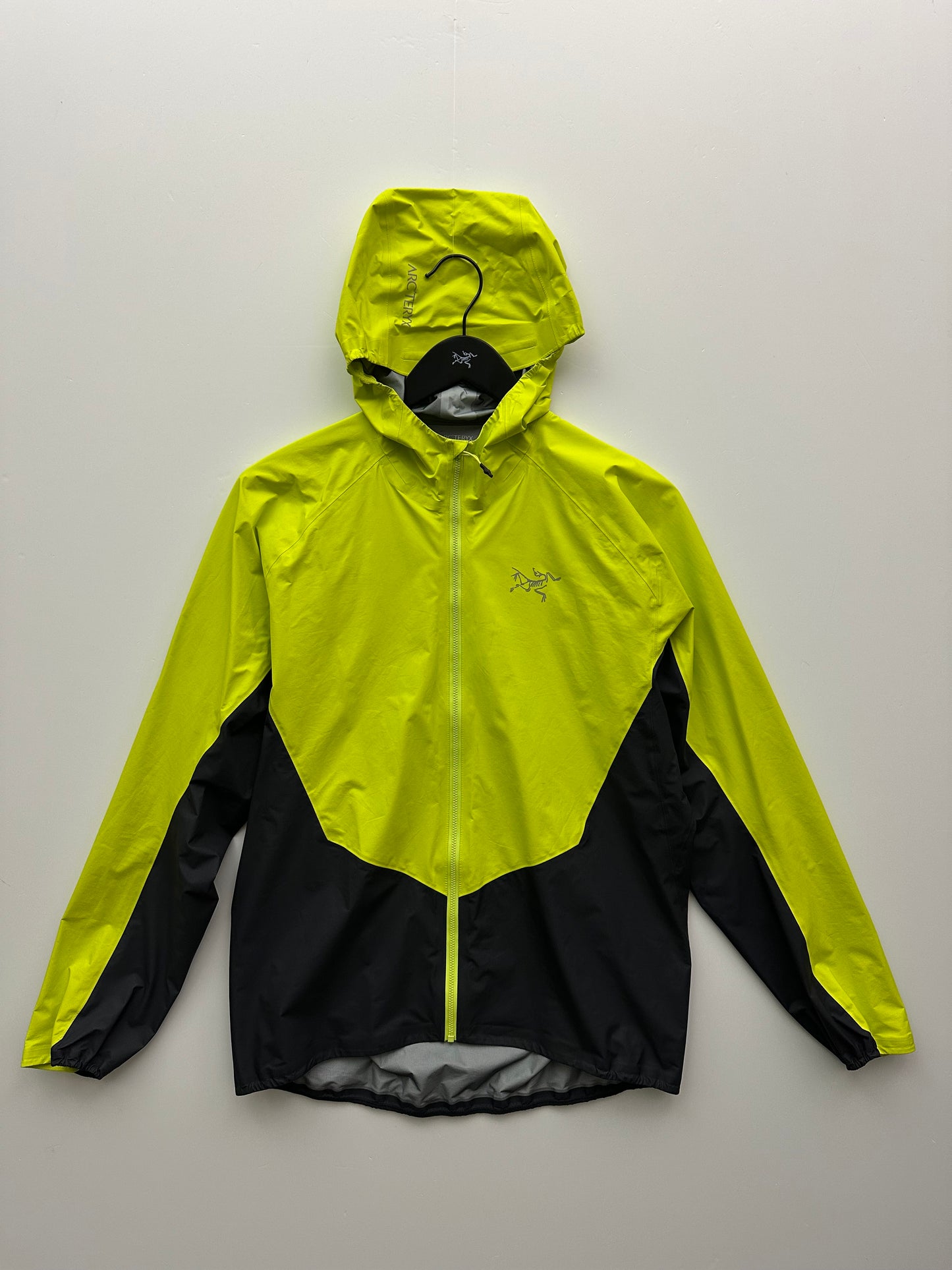 Arc’teryx Norvan Shell Jacket Sprint / Graphite Men’s M Medium Gore-Tex RECCO