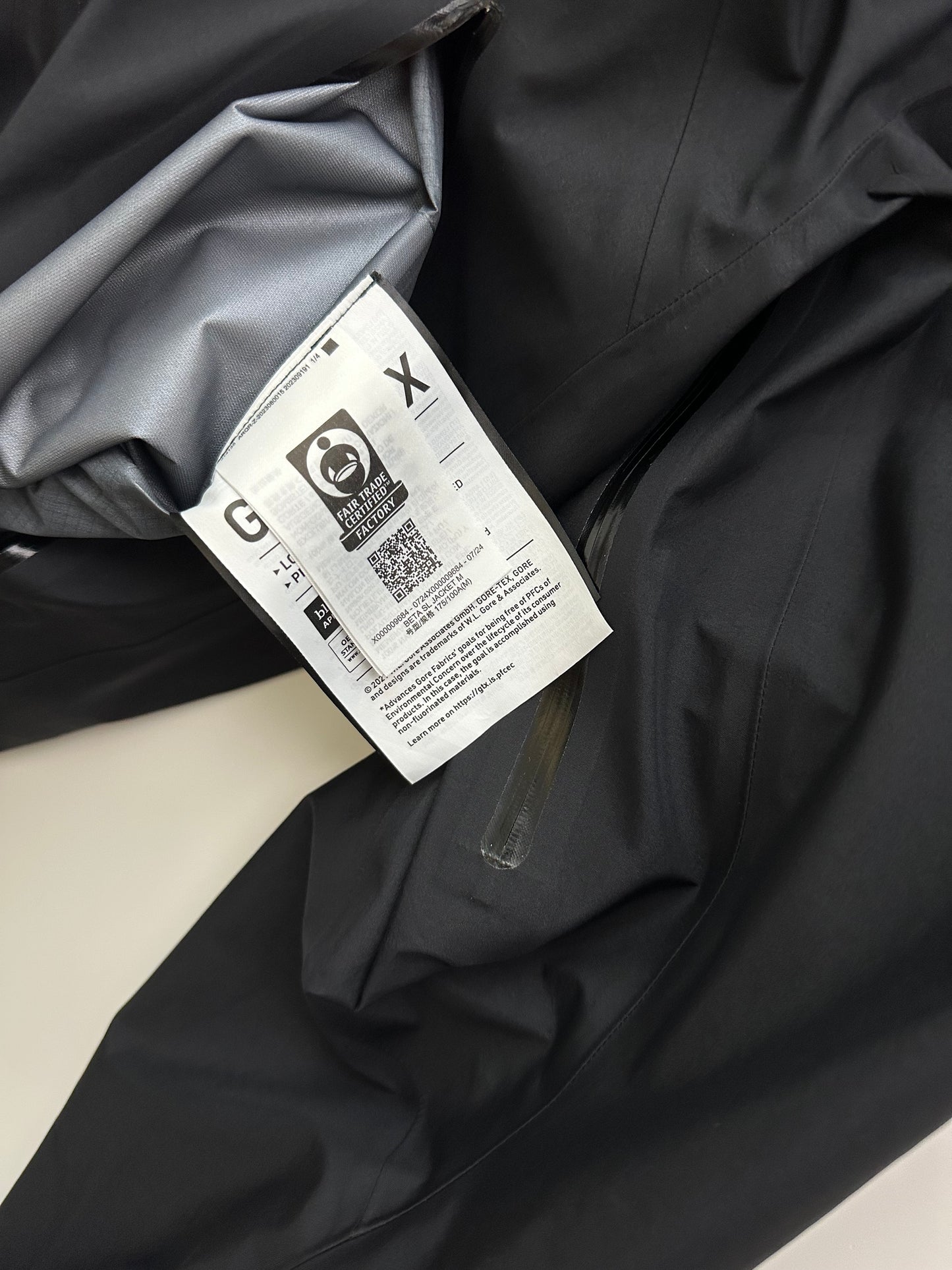 Arc’teryx Beta SL Jacket Black Men’s M Medium Gore-Tex RECCO