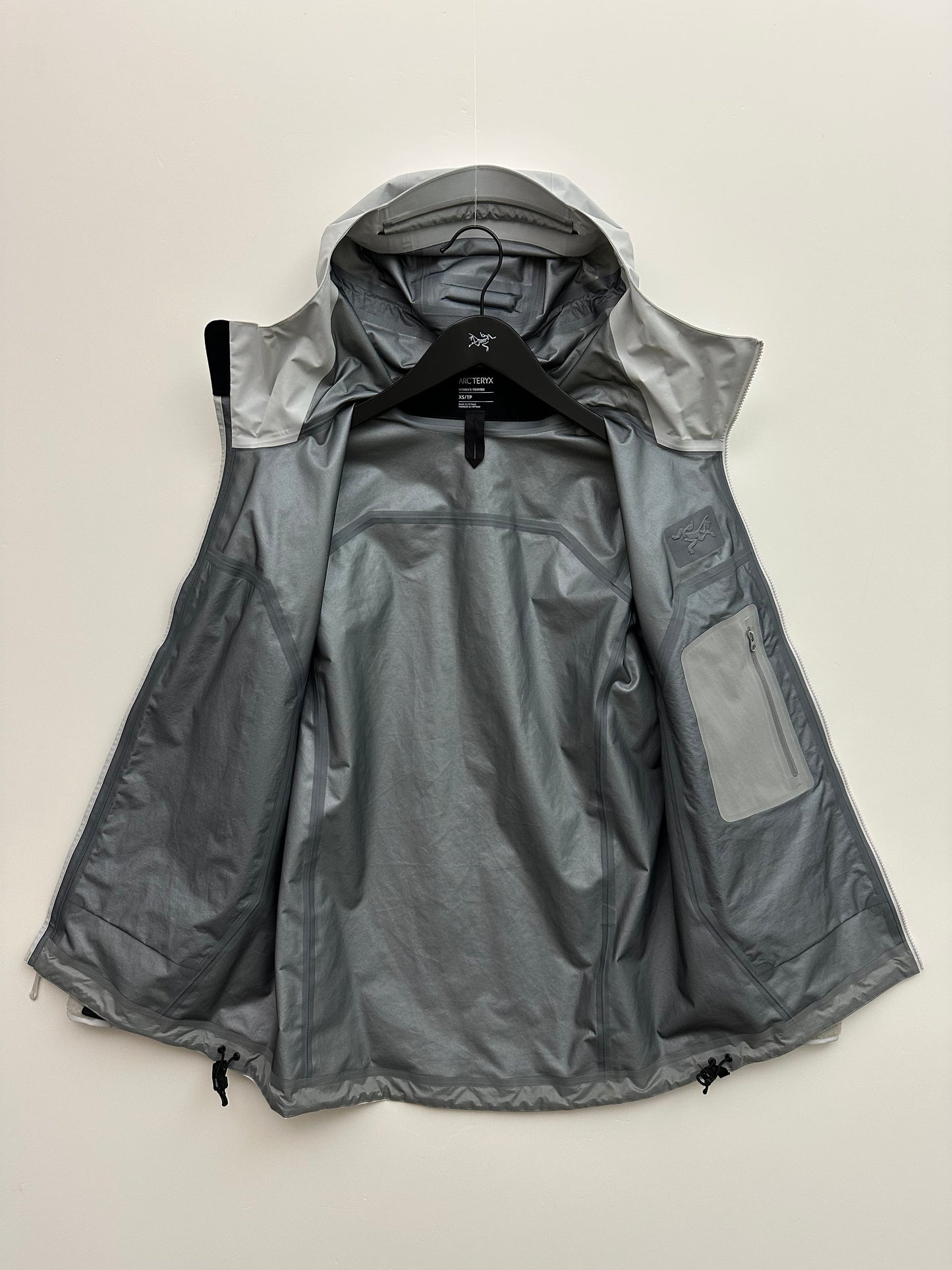 Arc’teryx Beta Jacket Grey Women’s XS Extra Small Gore-Tex RECCO