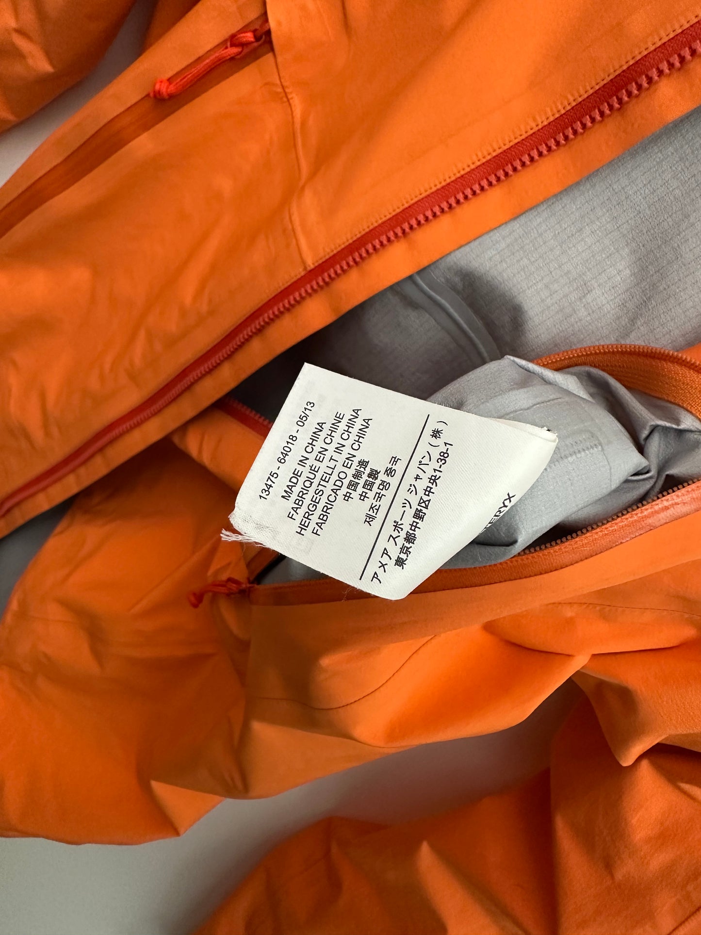 Arc’teryx Beta LT Jacket Orange Women’s S Small Gore-Tex Pro Edition