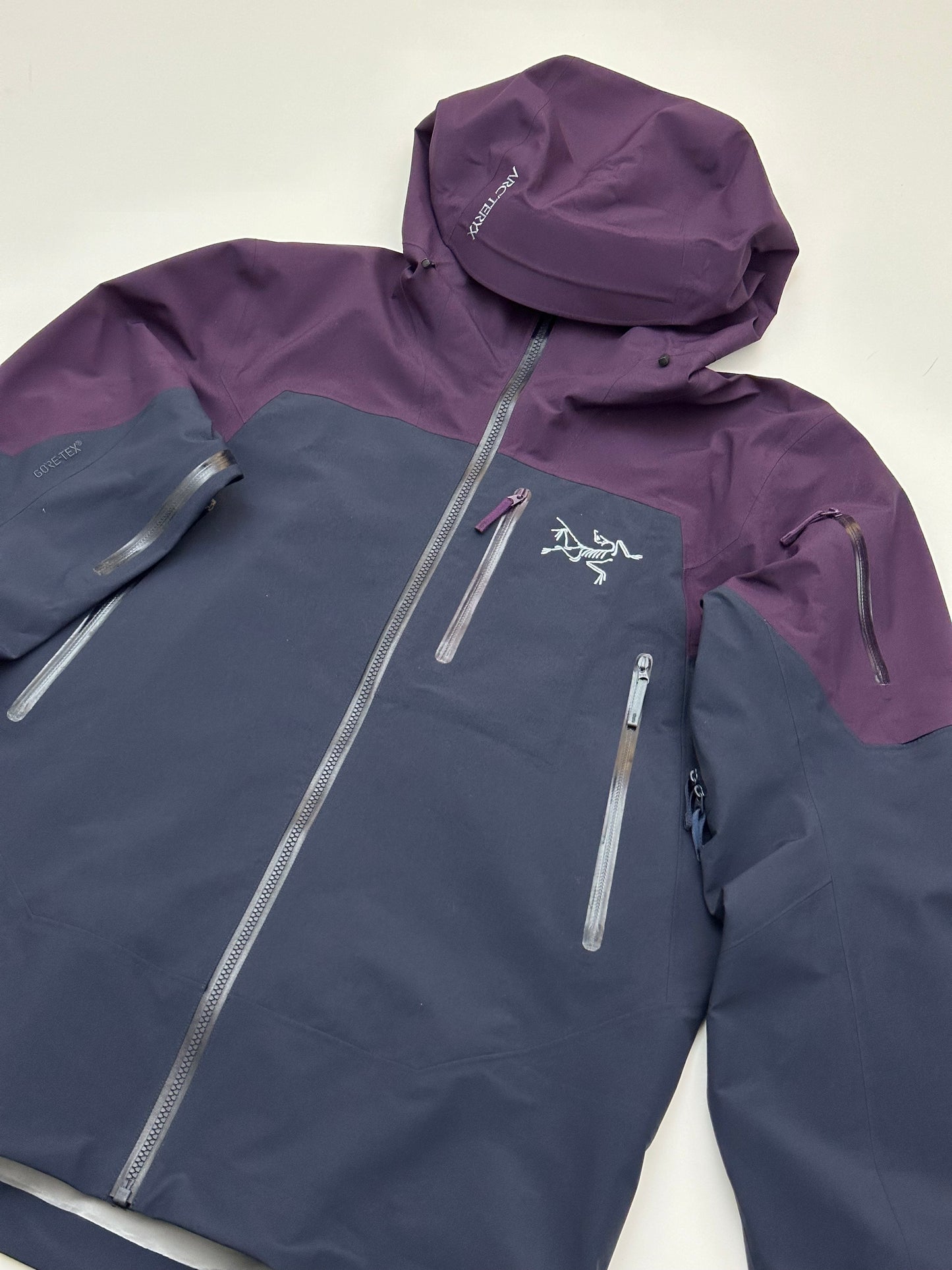 Arc’teryx Sabre LT Jacket Phantom King Purple Men’s S Small Gore-Tex RECCO