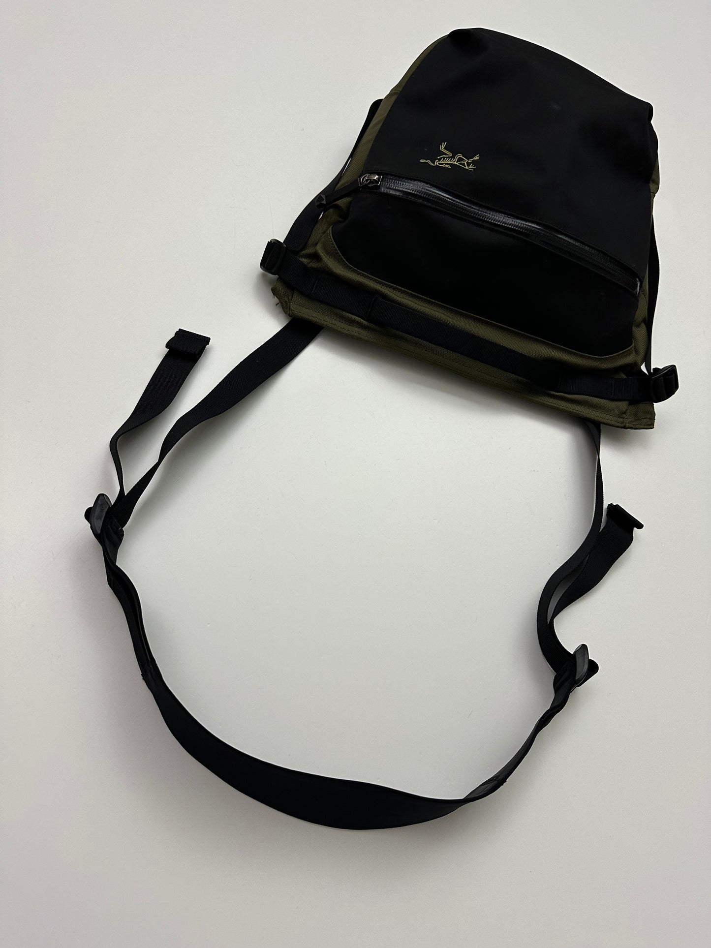 Arc’teryx Arro 8 Shoulder Bag Wildwood Green