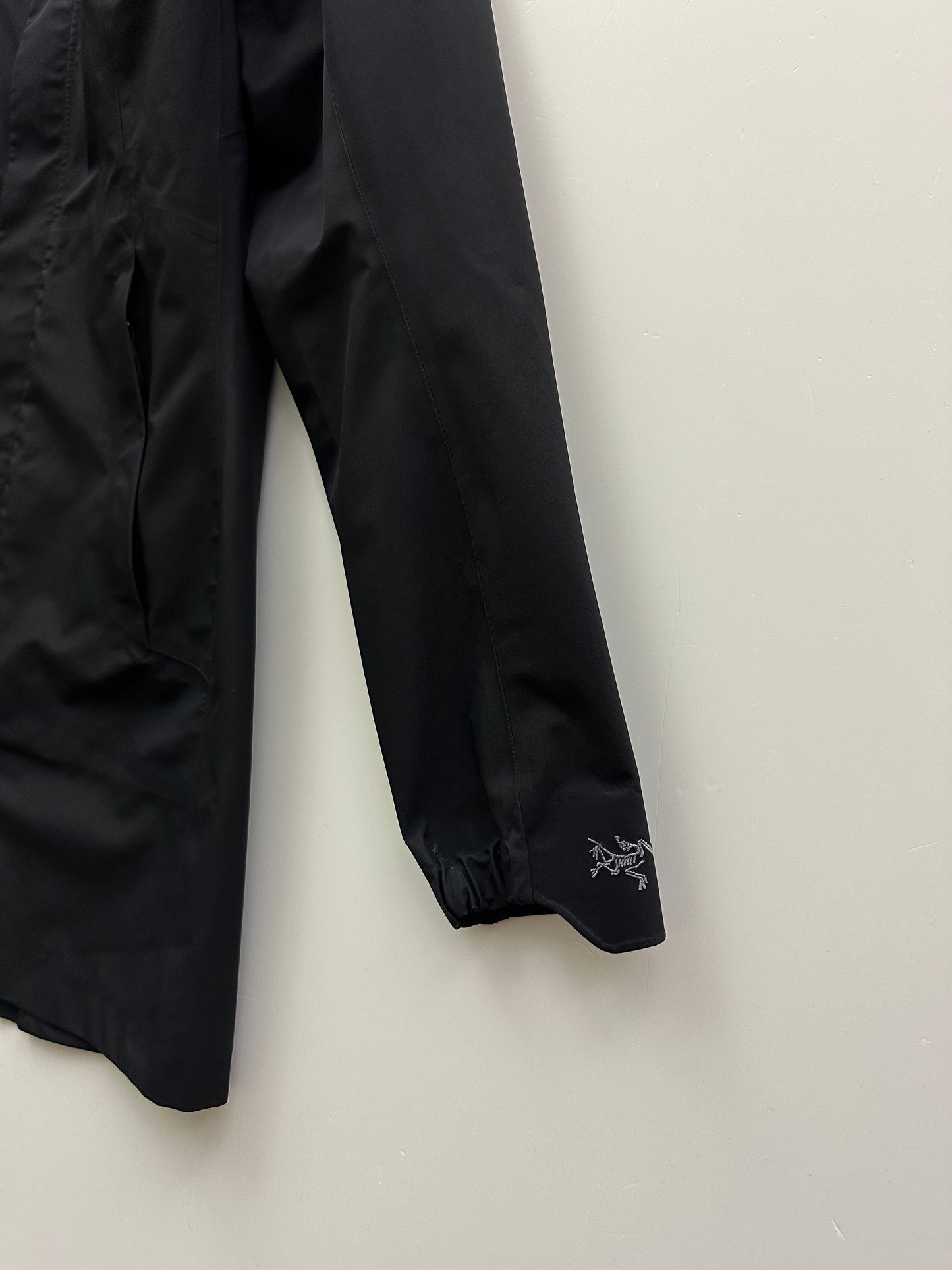 Arc’teryx Codetta Coat Black Women’s M Medium Gore-Tex