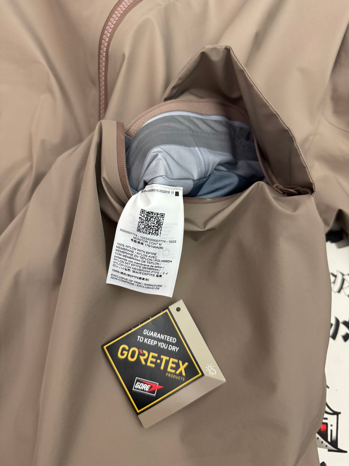 Arc'teryx Veilance Monitor Coat Soil Brown Men's M Medium Gore-Tex