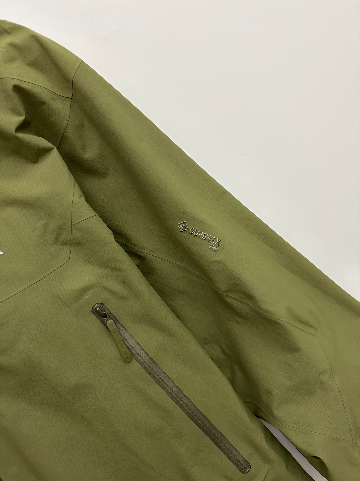 Arc’teryx Beta AR Jacket Green Men’s L Large Gore-Tex Pro