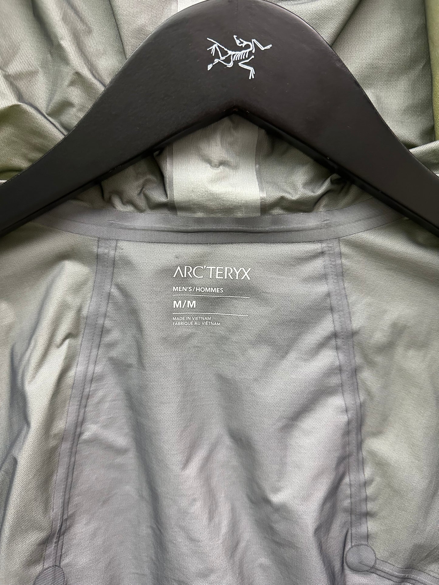 Arc’teryx Norvan Shell Jacket Sprint / Graphite Men’s M Medium Gore-Tex RECCO