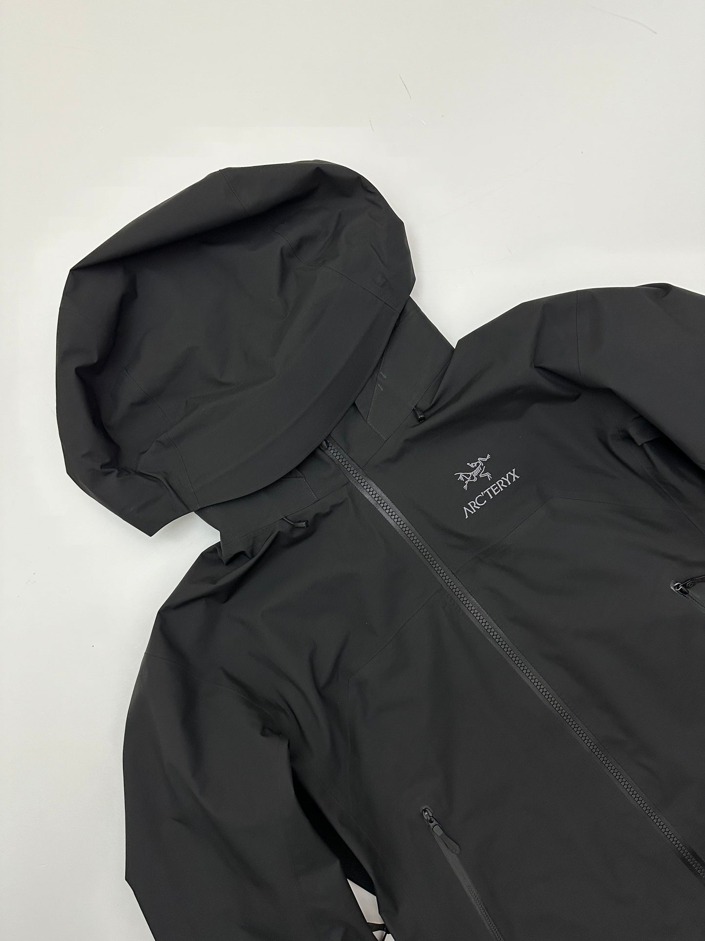 Arc’teryx Beta AR Jacket Black Women’s M Medium Gore-Tex Pro RECCO