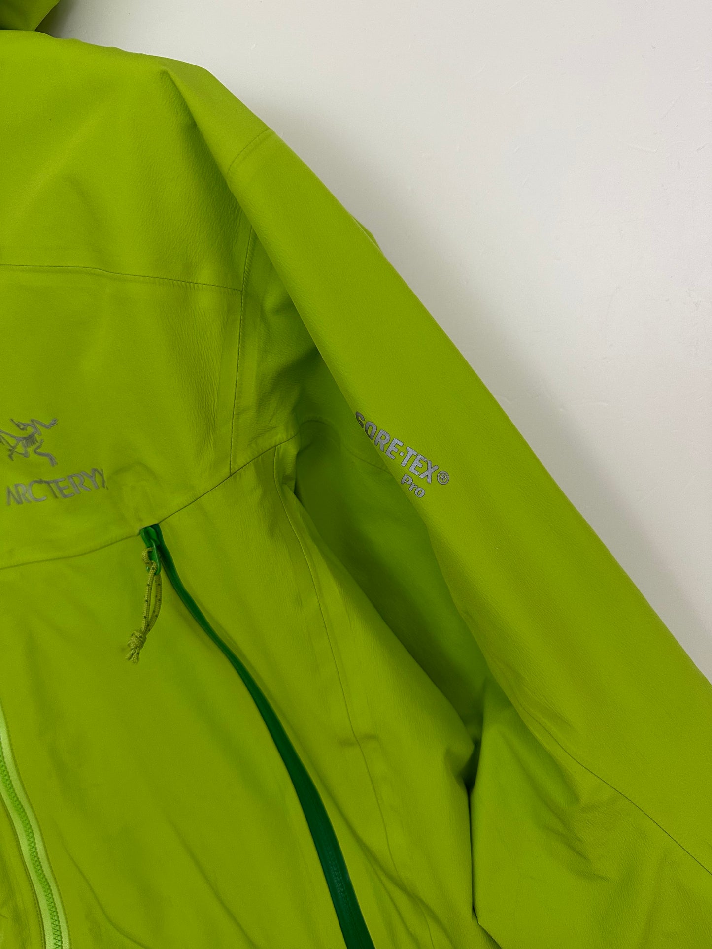 Arc'teryx Beta LT Jacket Green Goretex Pro Men's Small