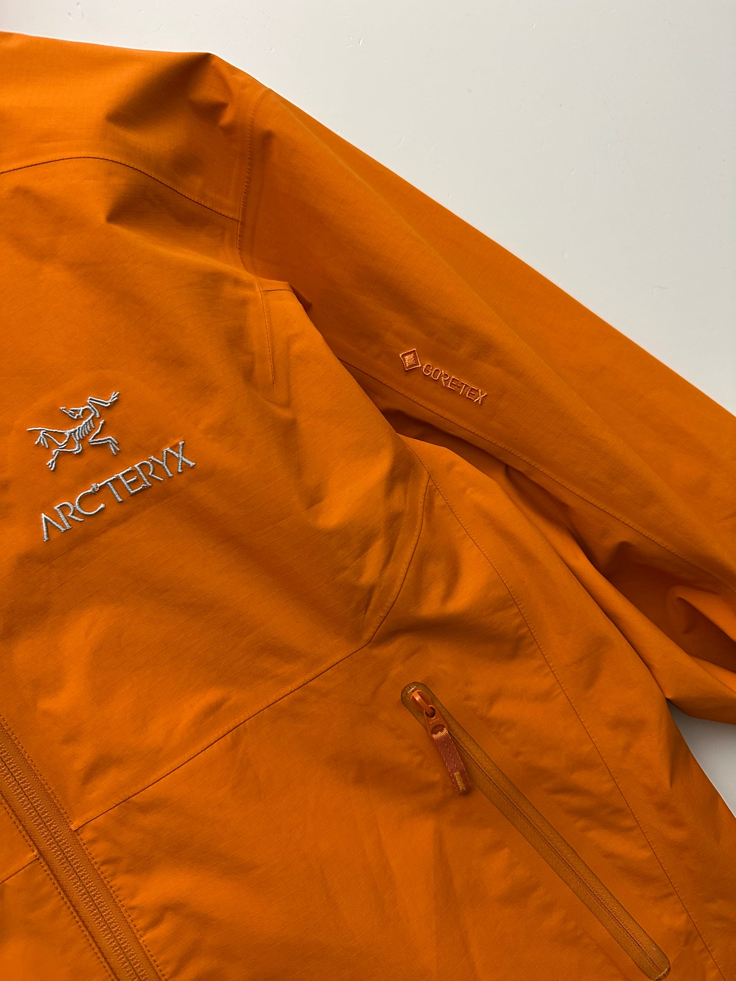 Arc’teryx Zeta SL Jacket Orange Men’s S Small Gore-Tex