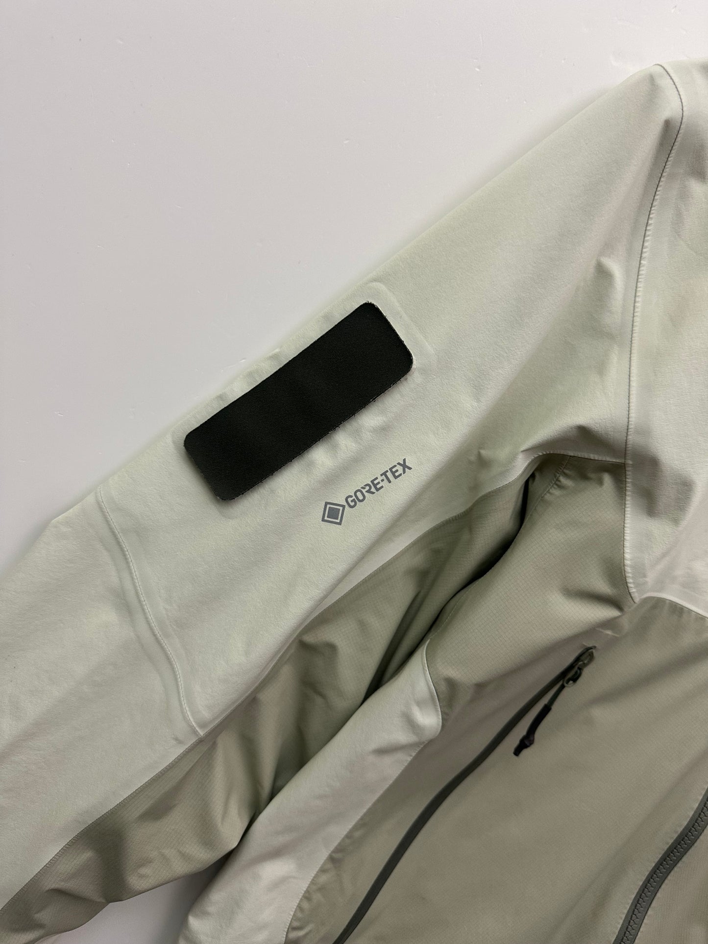 Arc’teryx System A Dume Jacket Chalk Men's S Small Gore-Tex