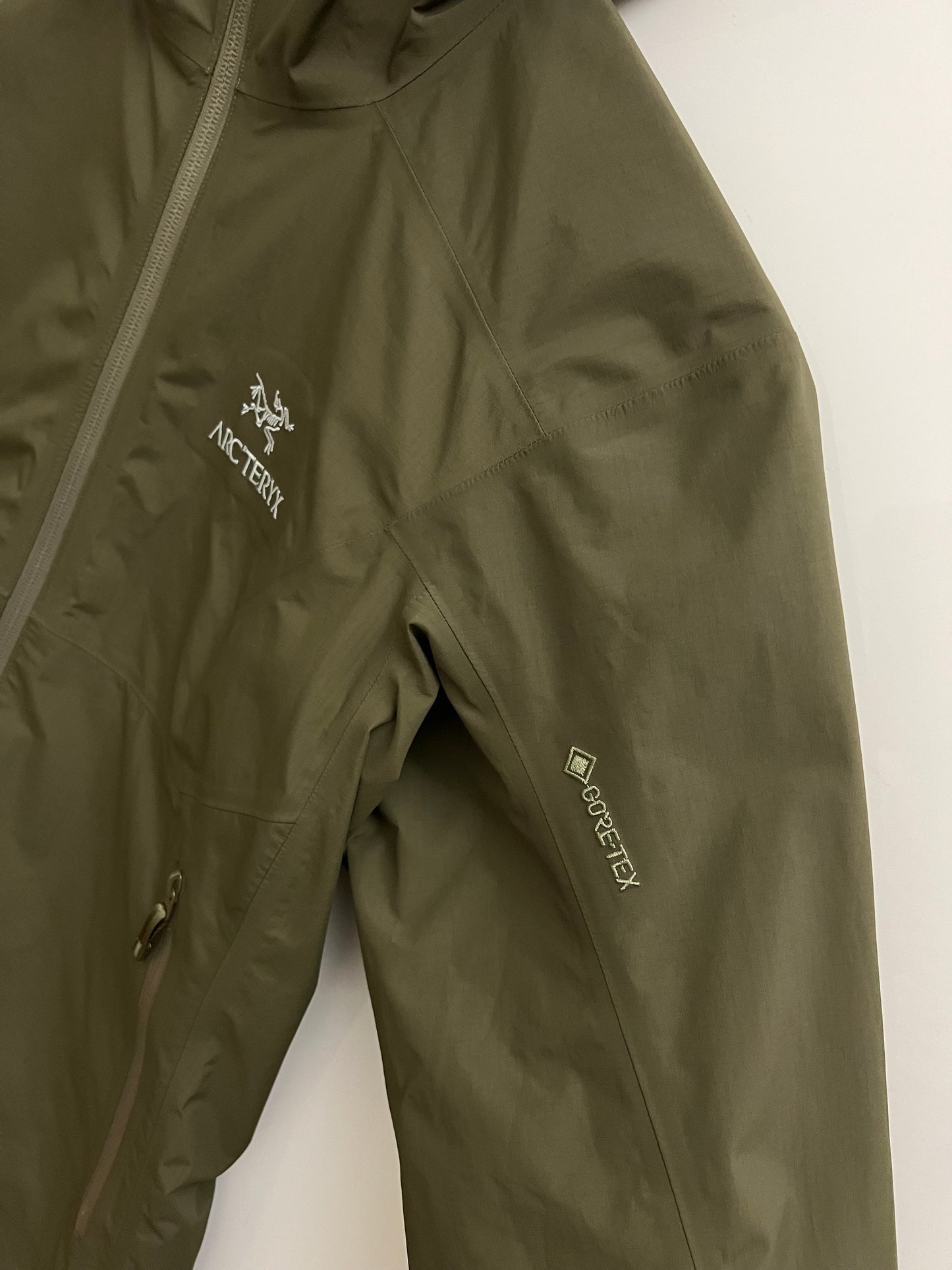 Arc’teryx Zeta SL Jacket Green Women’s M Medium Gore-Tex