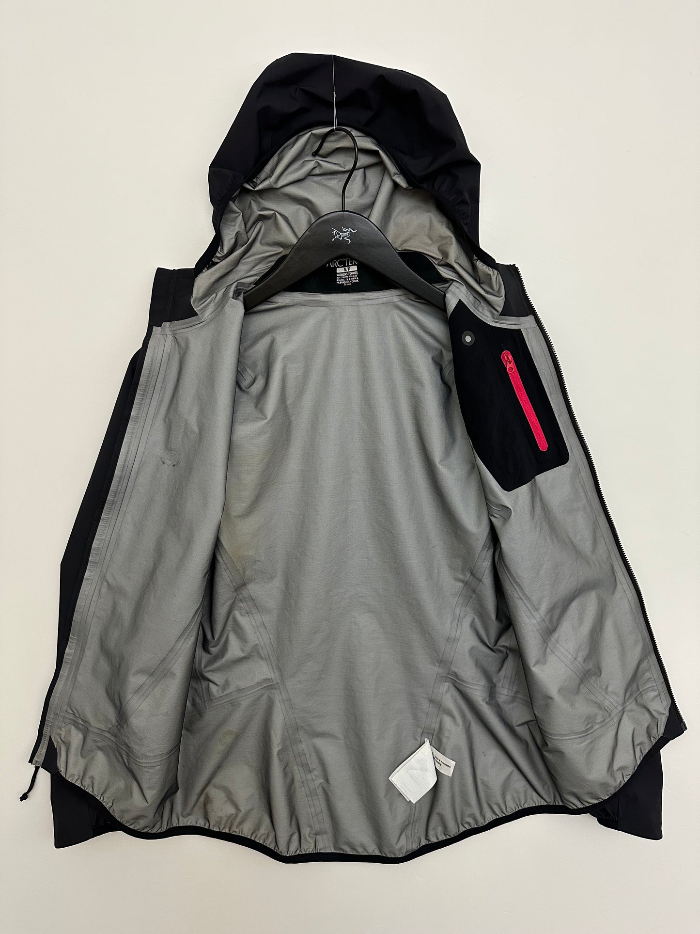 Arc’teryx Norvan Jacket Black Women’s S Small Gore-Tex