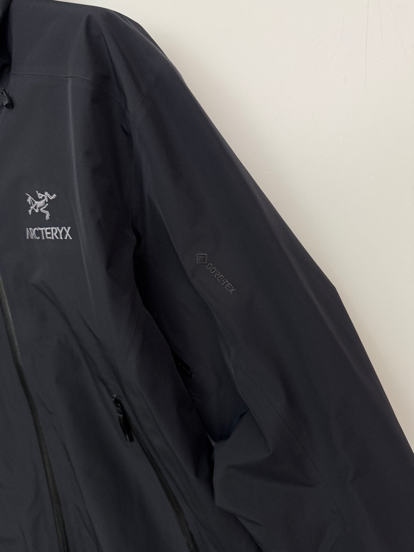 Arc’teryx Beta LT Jacket Black Men’s M Medium Gore-Tex