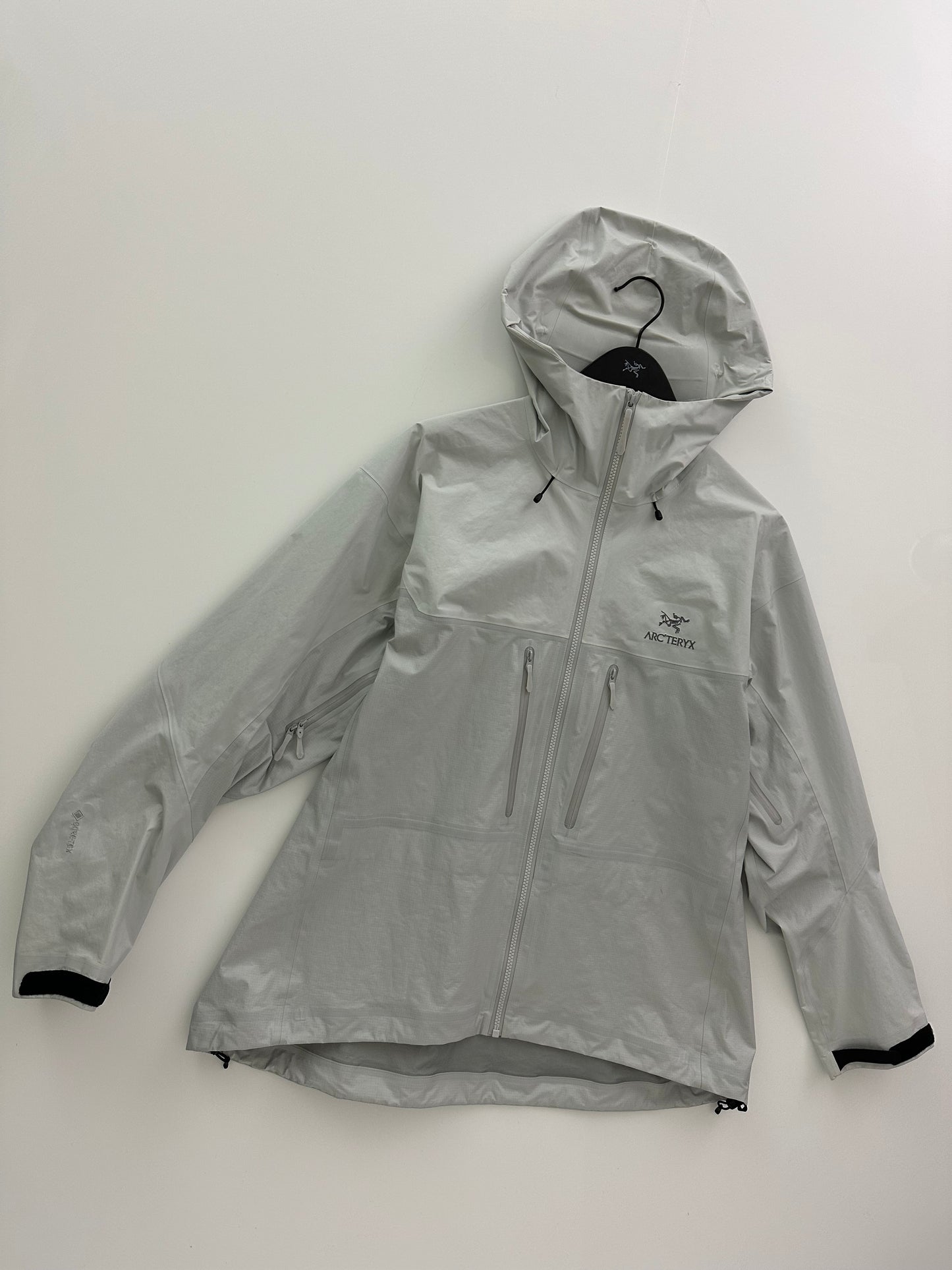 Arc’teryx Alpha Jacket Solitude Grey Women’s XXL Gore-Tex Pro RECCO