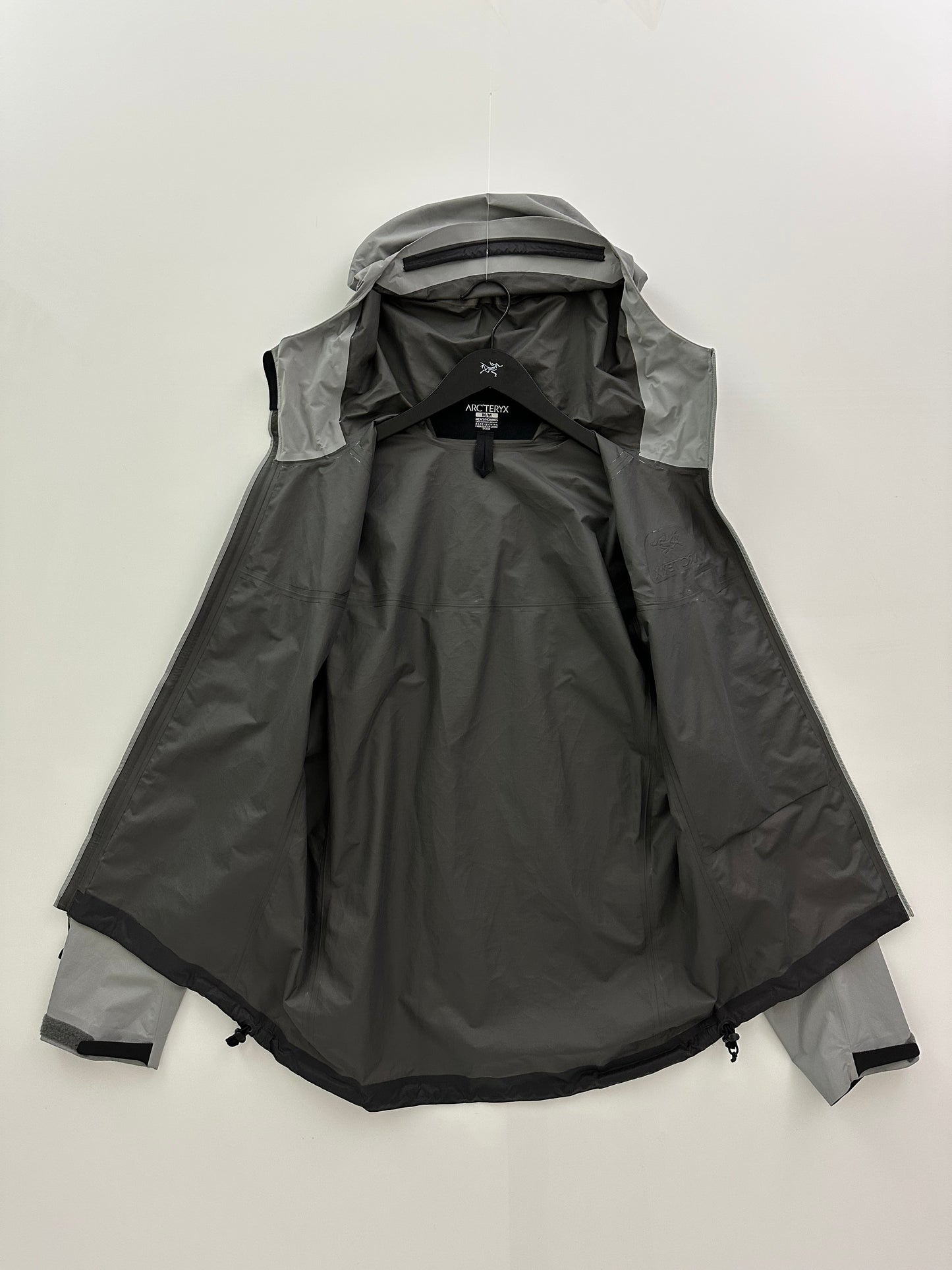 Arc’teryx Alpha SL Jacket Grey Men’s M Medium Gore-Tex