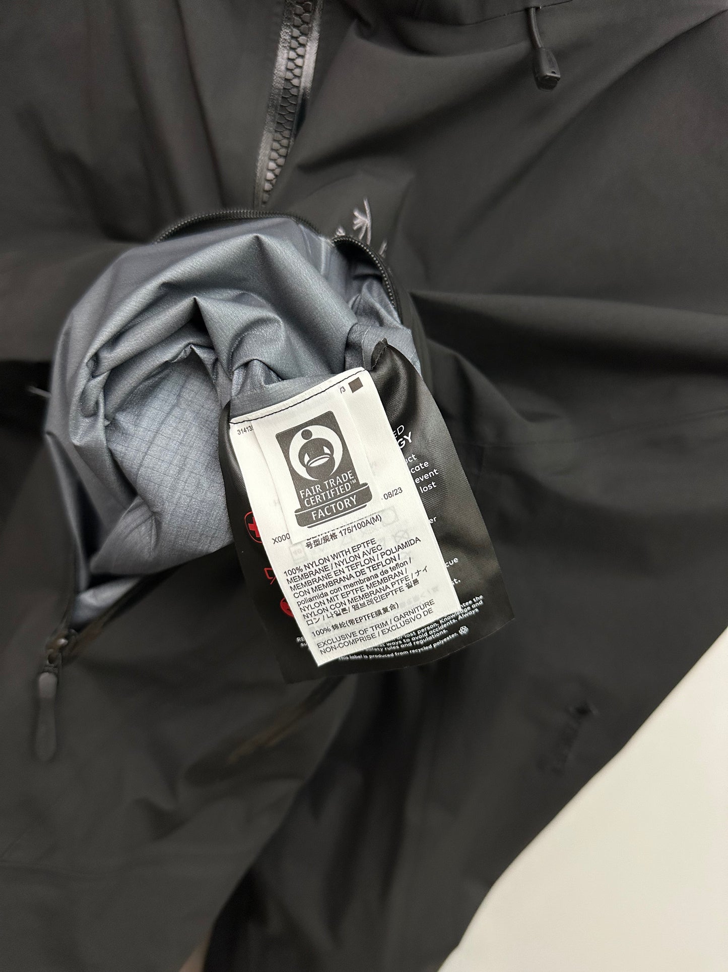 Arc’teryx Beta AR Jacket Black Men’s M Medium Gore-Tex Pro RECCO