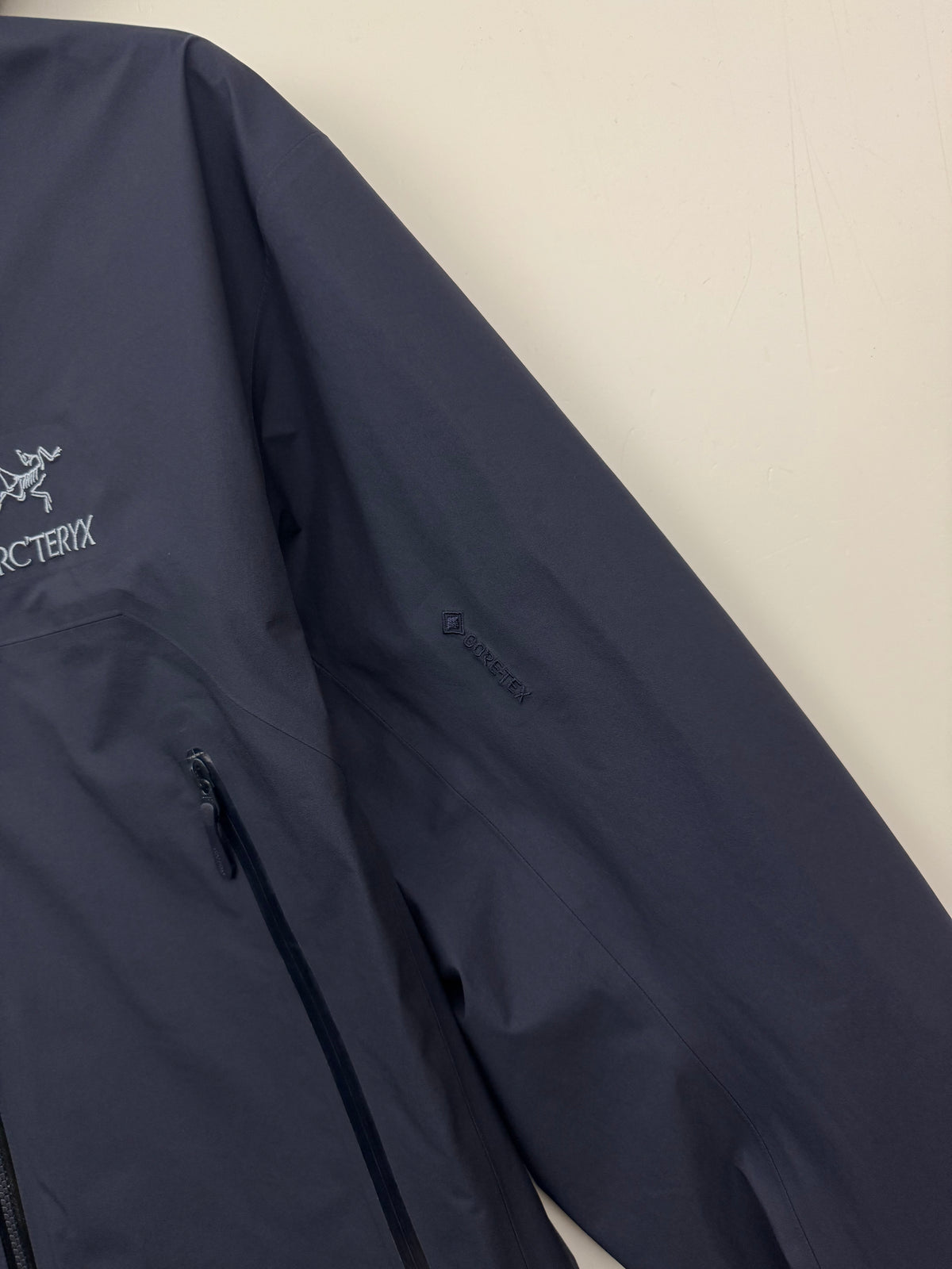 Arc’teryx Beta Jacket Black Sapphire Men's M Medium Gore-Tex