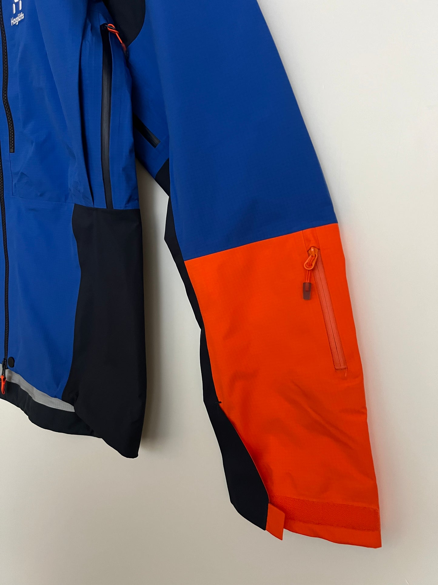 Haglofs Spitz GTX Pro Jacket Electric Blue / Tarn Blue Men’s L Large Gore-Tex Pro RECCO
