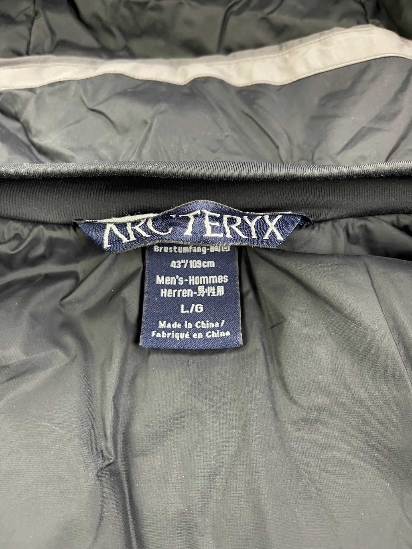 Arc’teryx Fission SV Jacket Anvil Grey Men’s L Large Gore-Tex