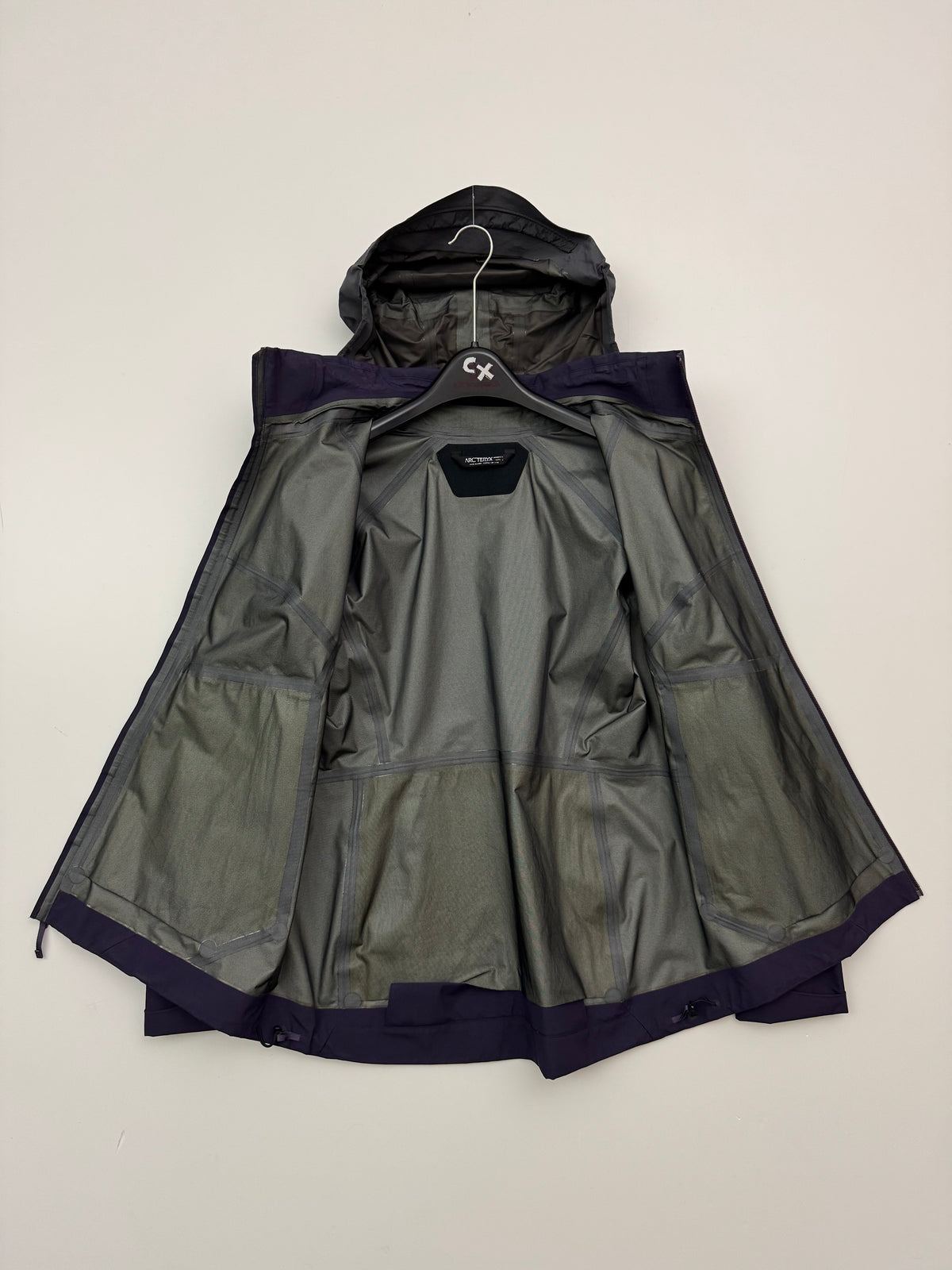 Arc'teryx A2B Commuter Hardshell Jacket Purple Women's L Large Gore-Tex