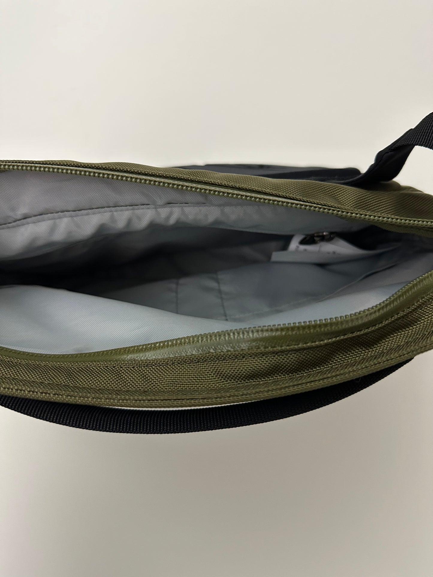 Arc’teryx Arro 8 Shoulder Bag Wildwood Green