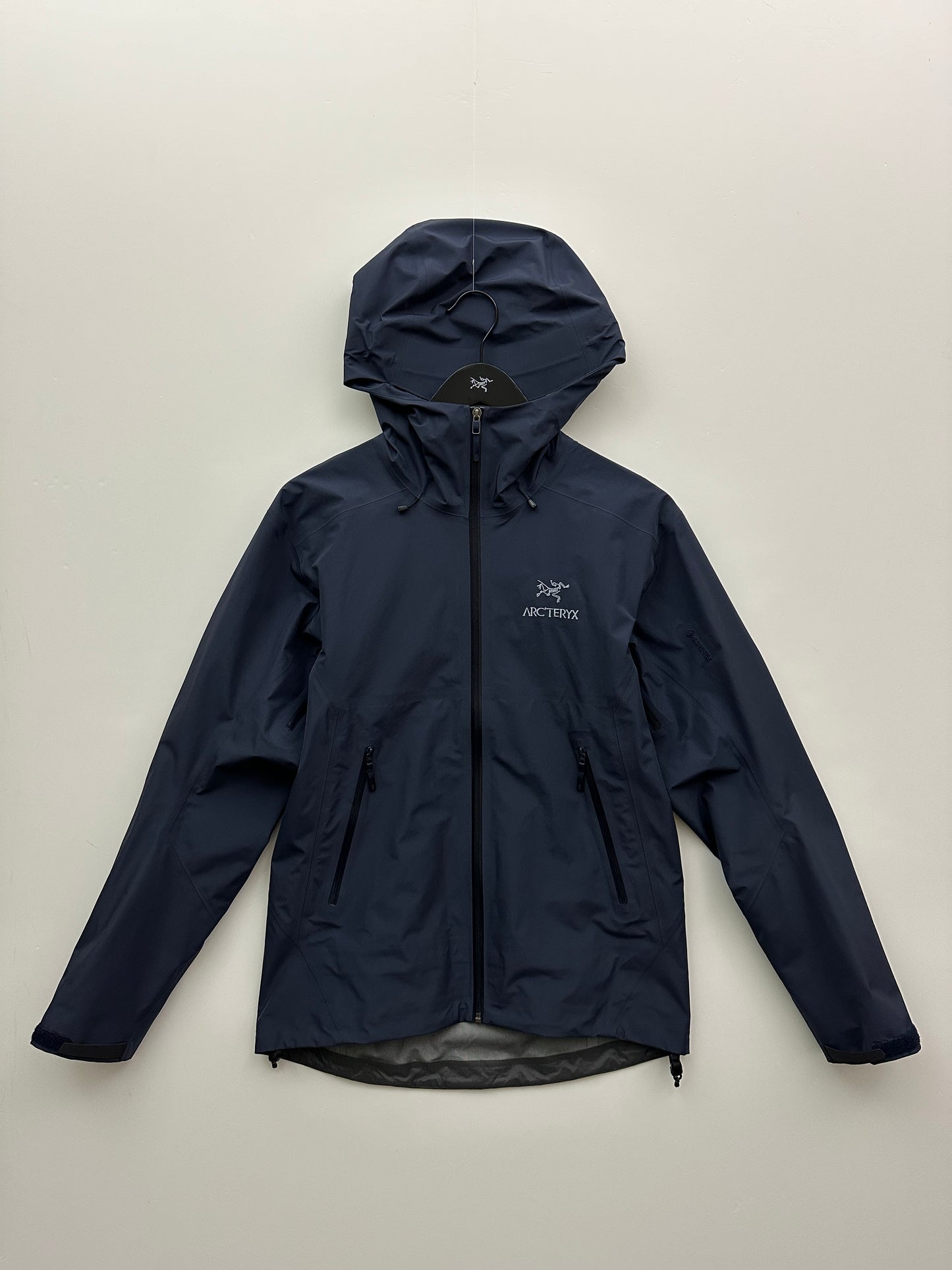 Arc’teryx Beta LT Jacket Black Sapphire Men's M Medium Gore-Tex