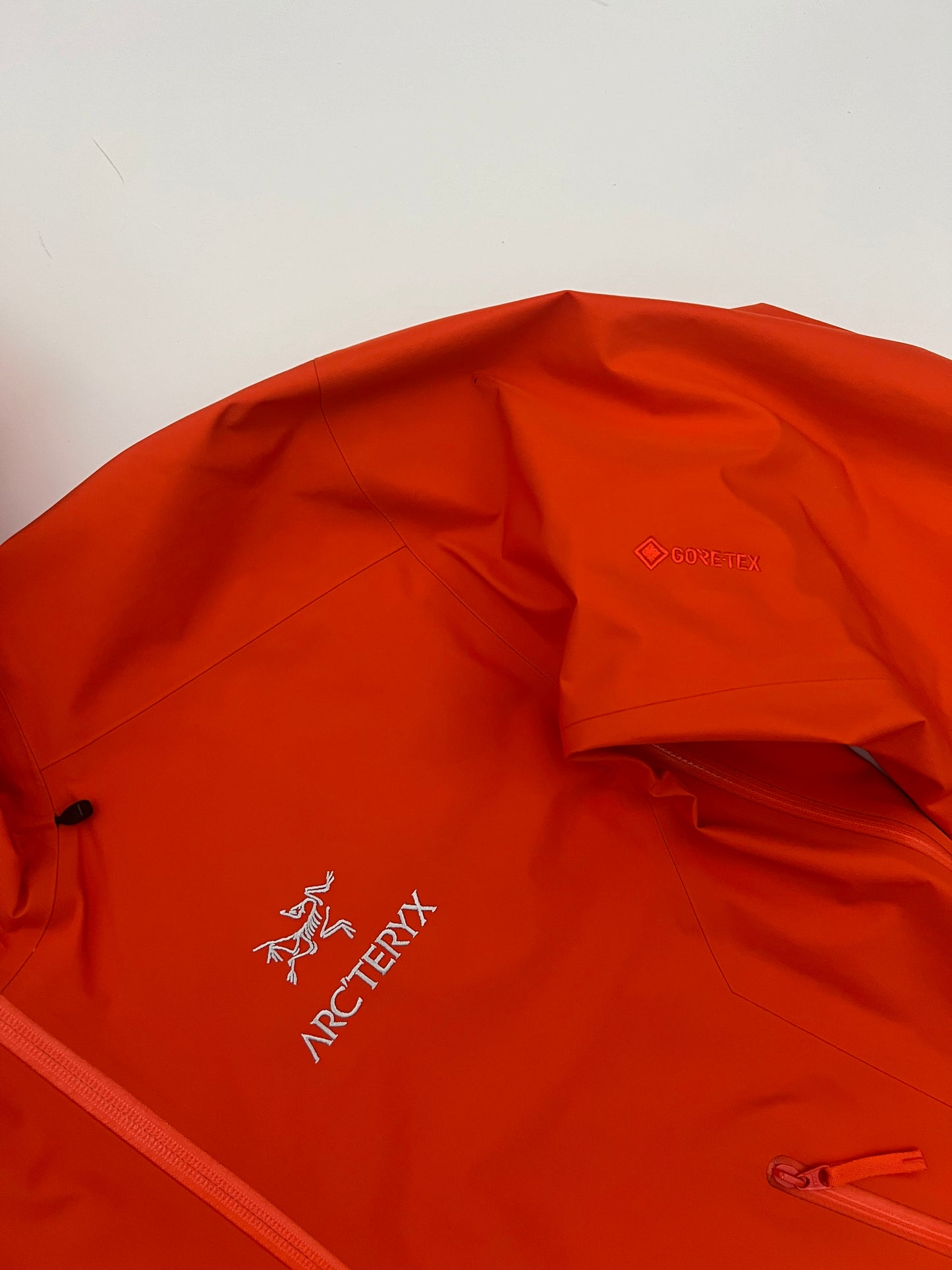 Arc’teryx Beta LT Jacket Phenom Orange Men’s S Small Gore-Tex