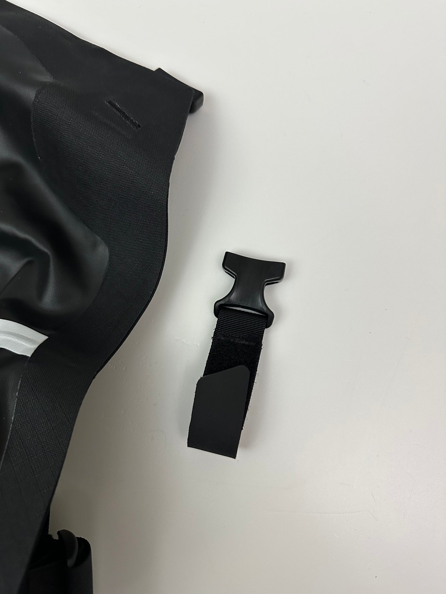 Arc’teryx LEAF Courier Bag 15 Black