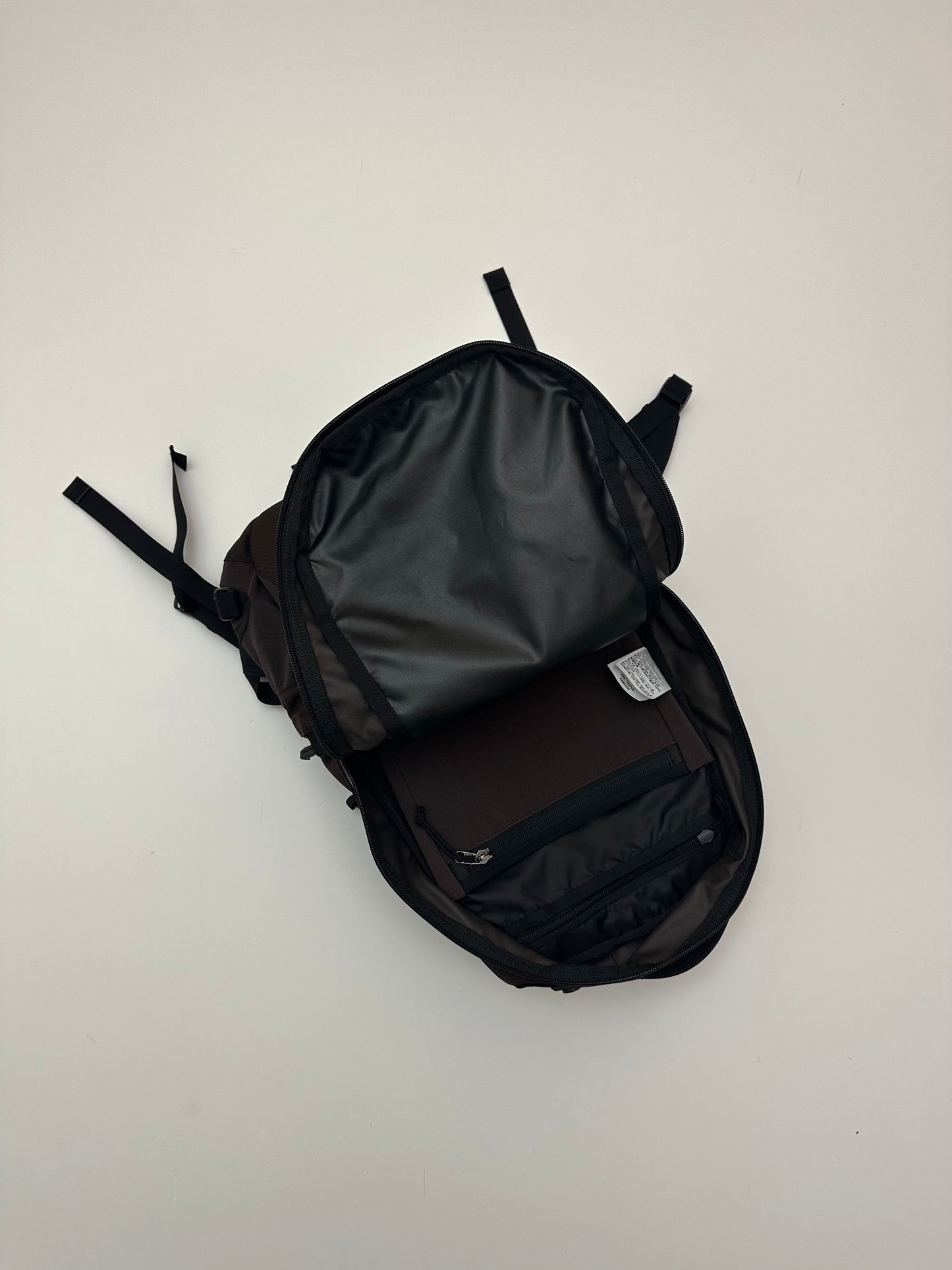 Arc’teryx Arro 16 Backpack Bitters / 24K Black