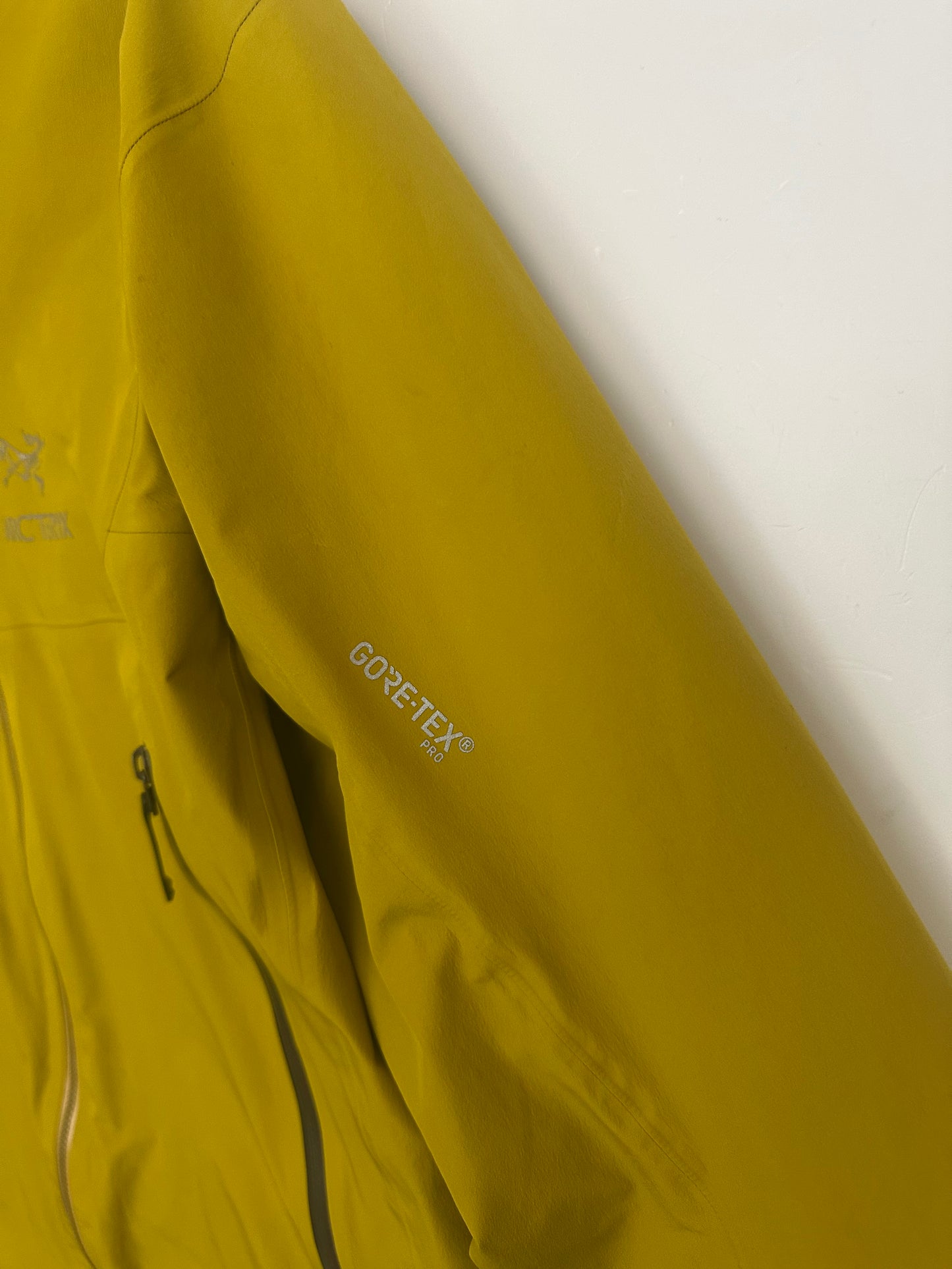 Arc’teryx Beta LT Jacket Woad Yellow Men’s M Medium Gore-Tex Pro