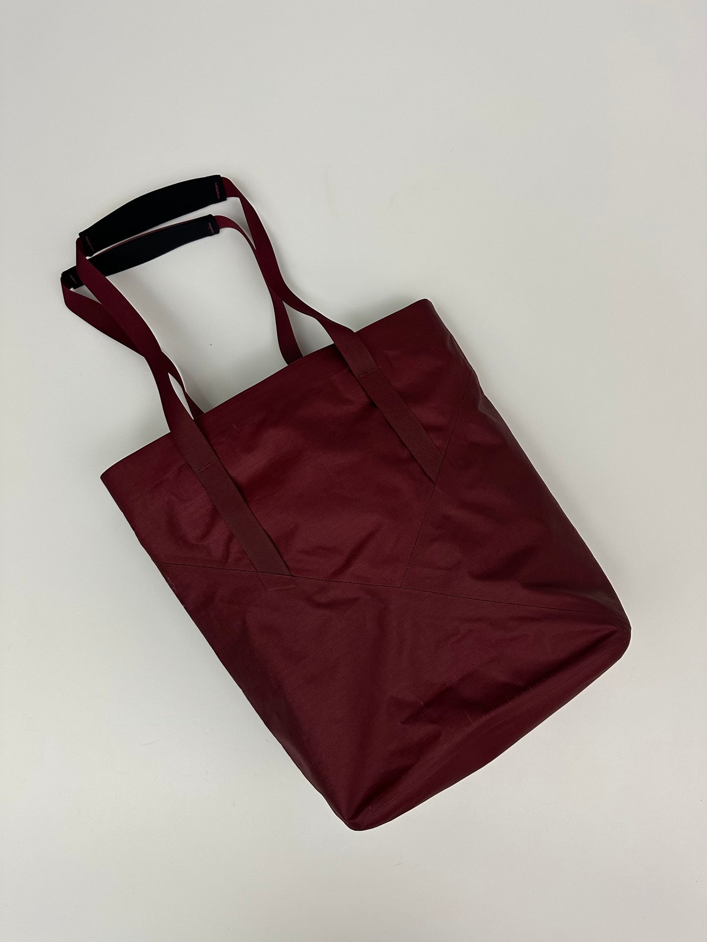 Arc’teryx Blanca 19 Tote Bag Red