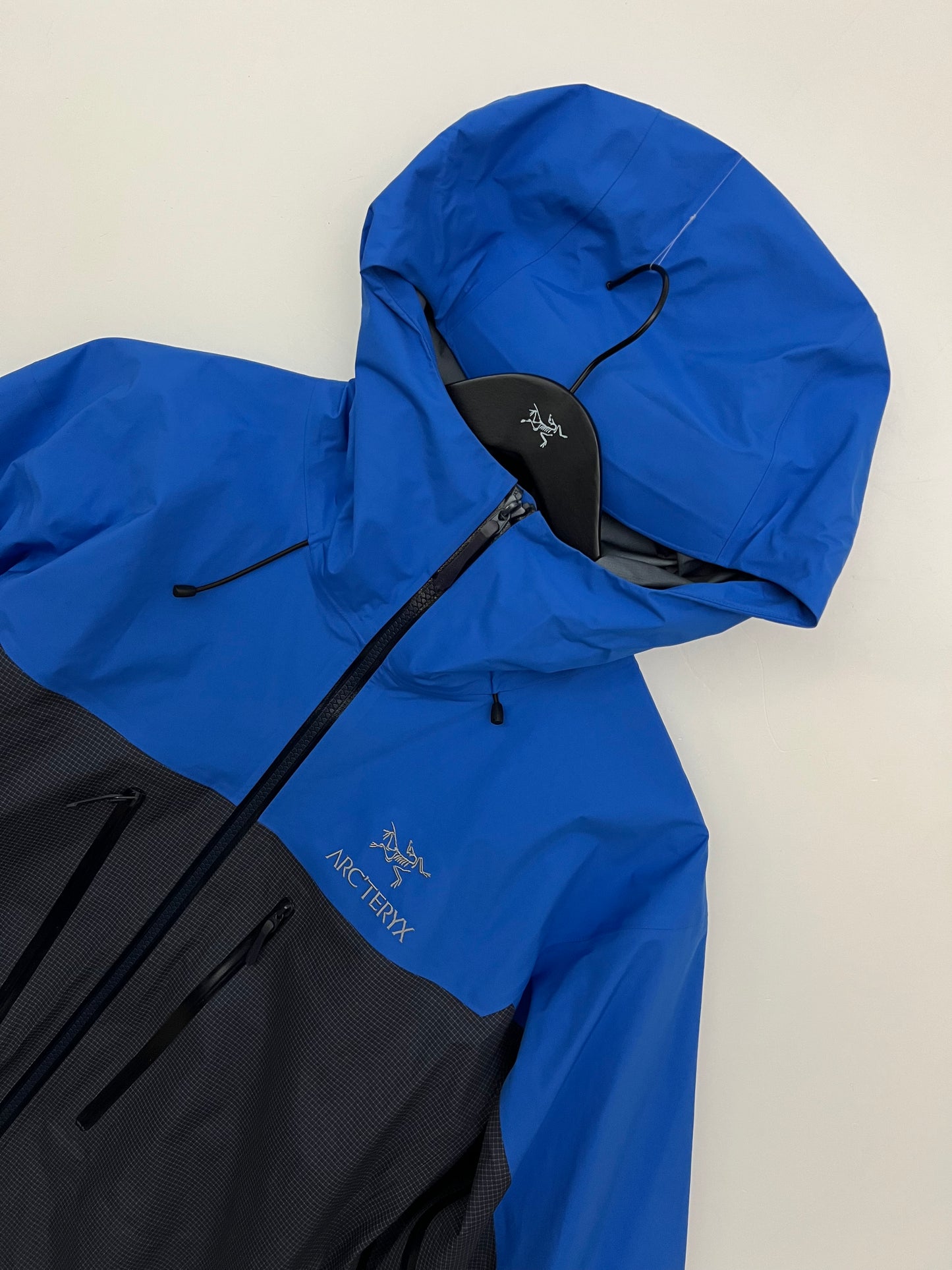 Arc’teryx Alpha Jacket Black Sapphire / Light Vitality Men’s L Large Gore-Tex RECCO