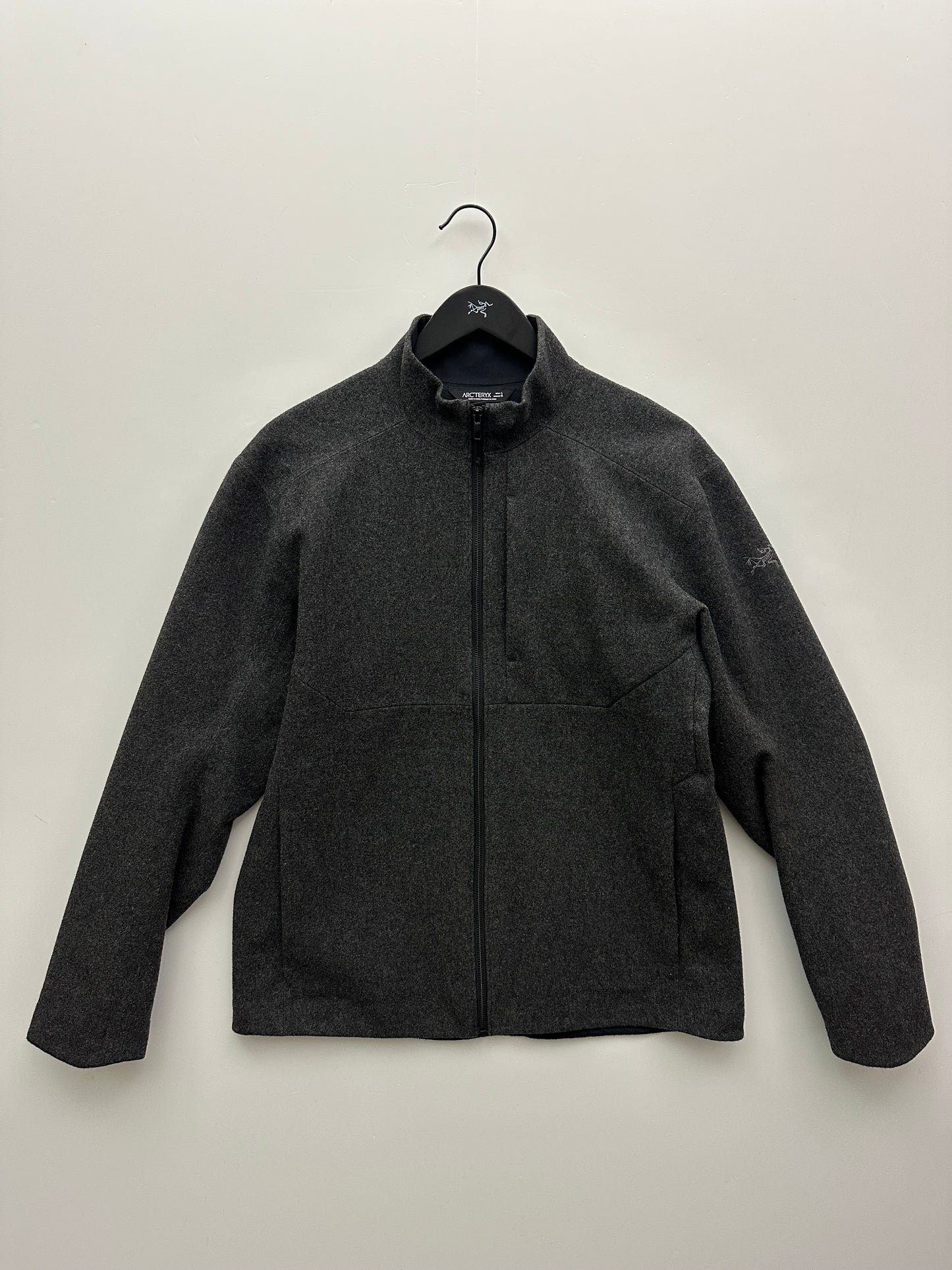 Arc’teryx Diplomat Jacket Carbon Copy Grey Men’s L Large