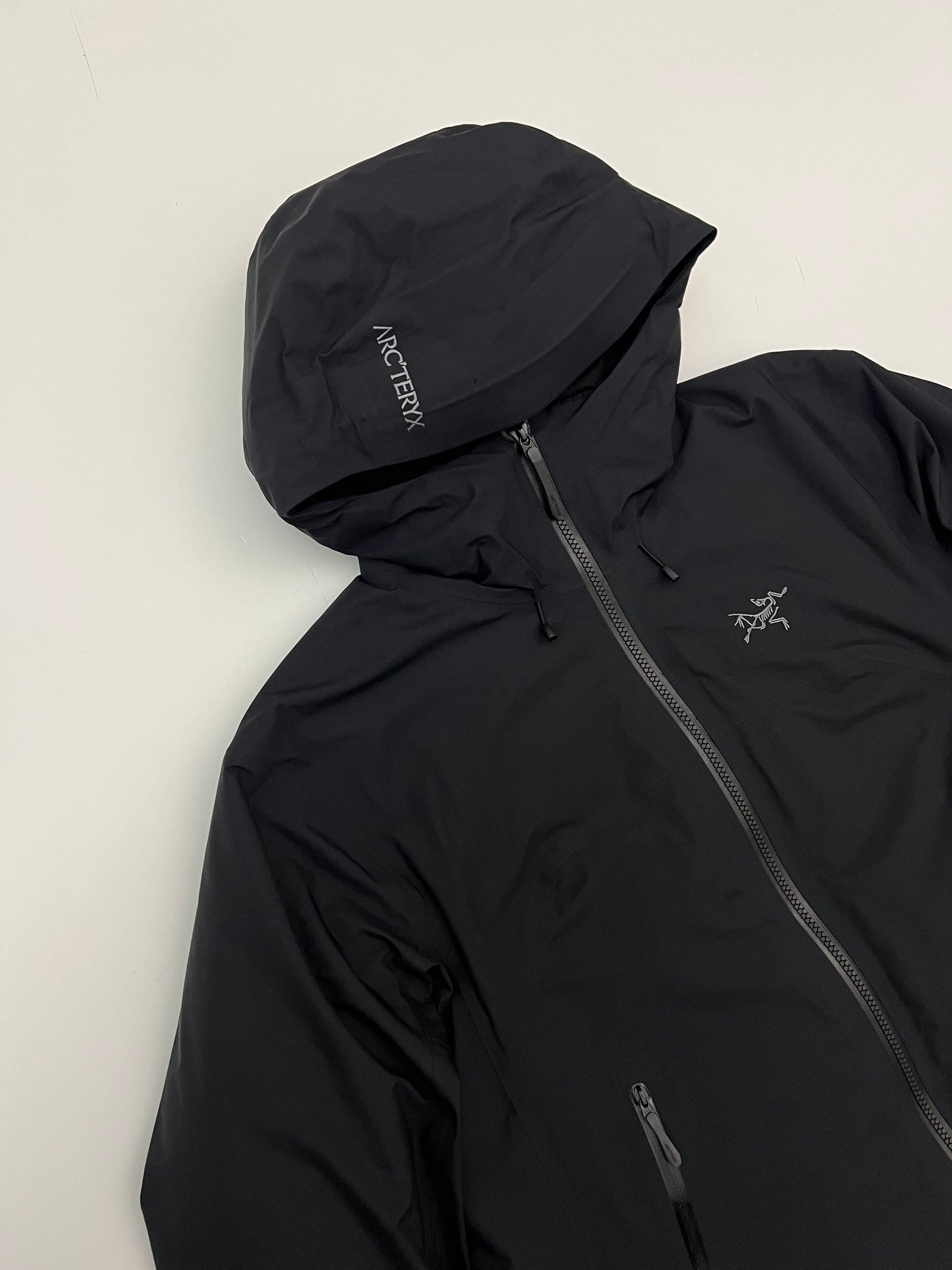 Arc’teryx Beta Insulated Coat Black Women’s L Large Gore-Tex