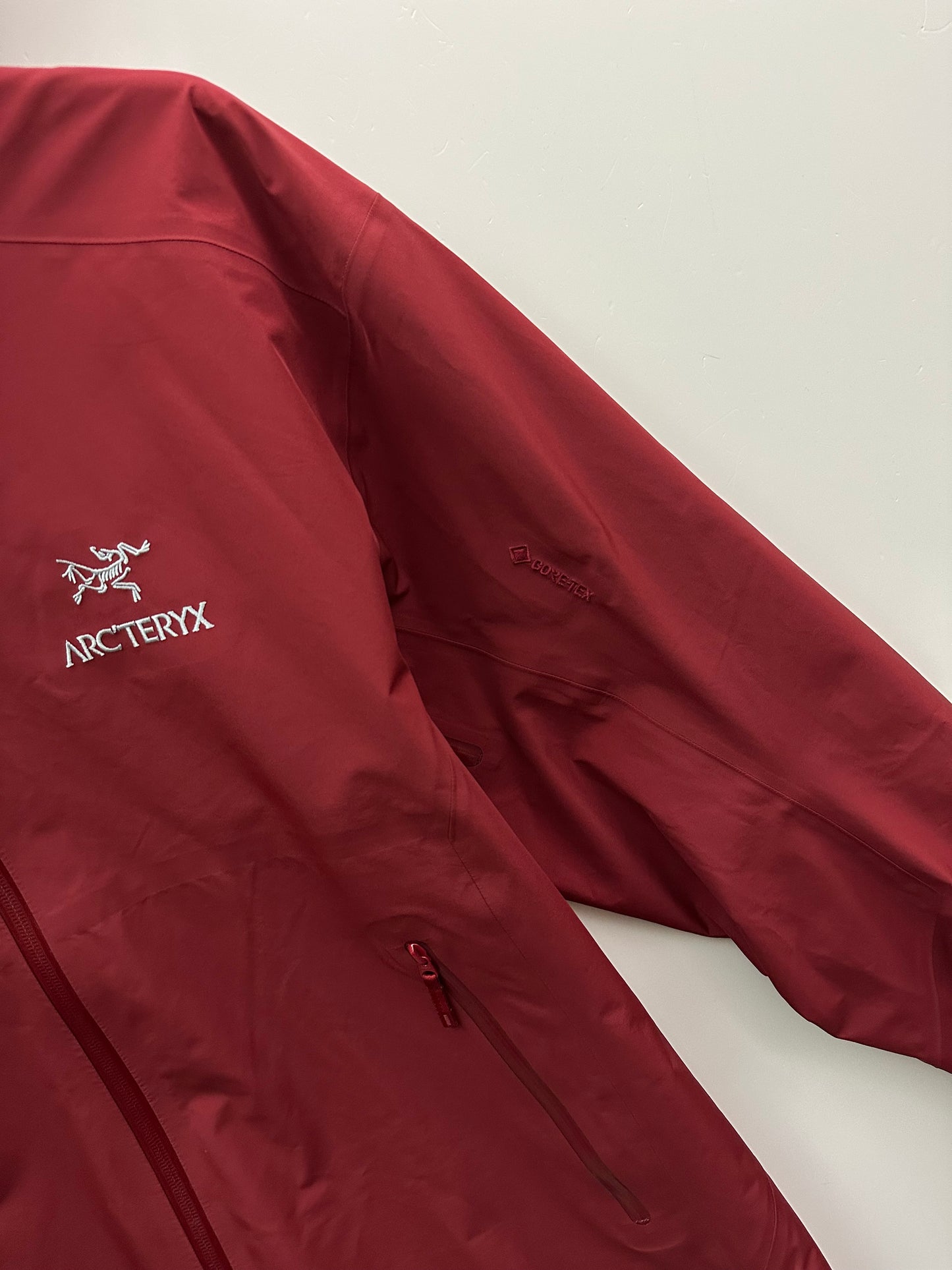 Arc’teryx Beta LT Jacket Bordeaux Red Men’s XL Extra Large Gore-Tex